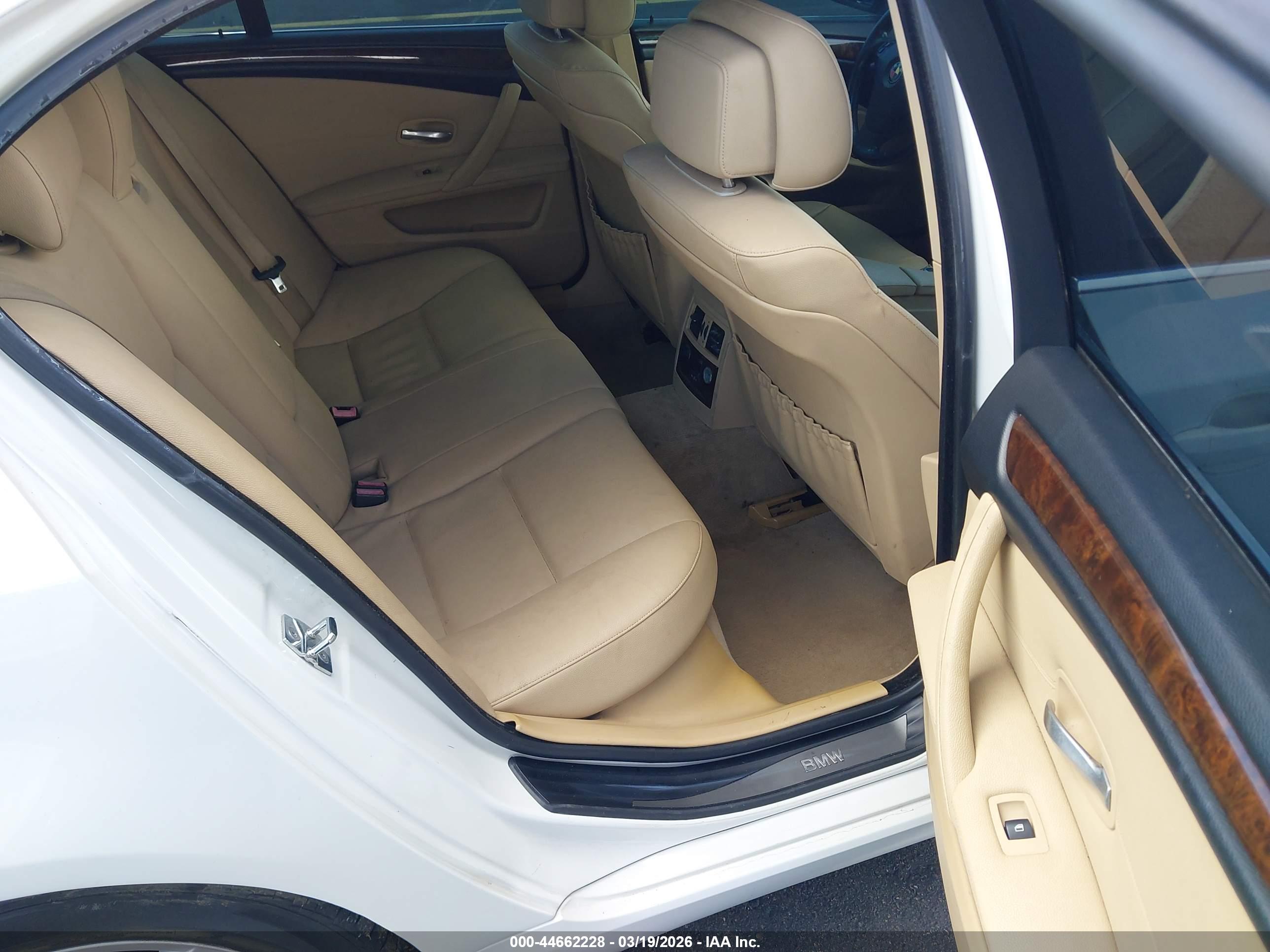 BMW 528I image 8