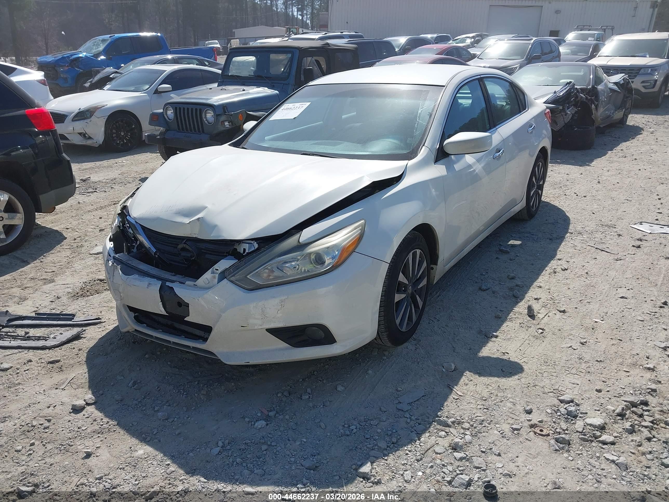 NISSAN ALTIMA image 2