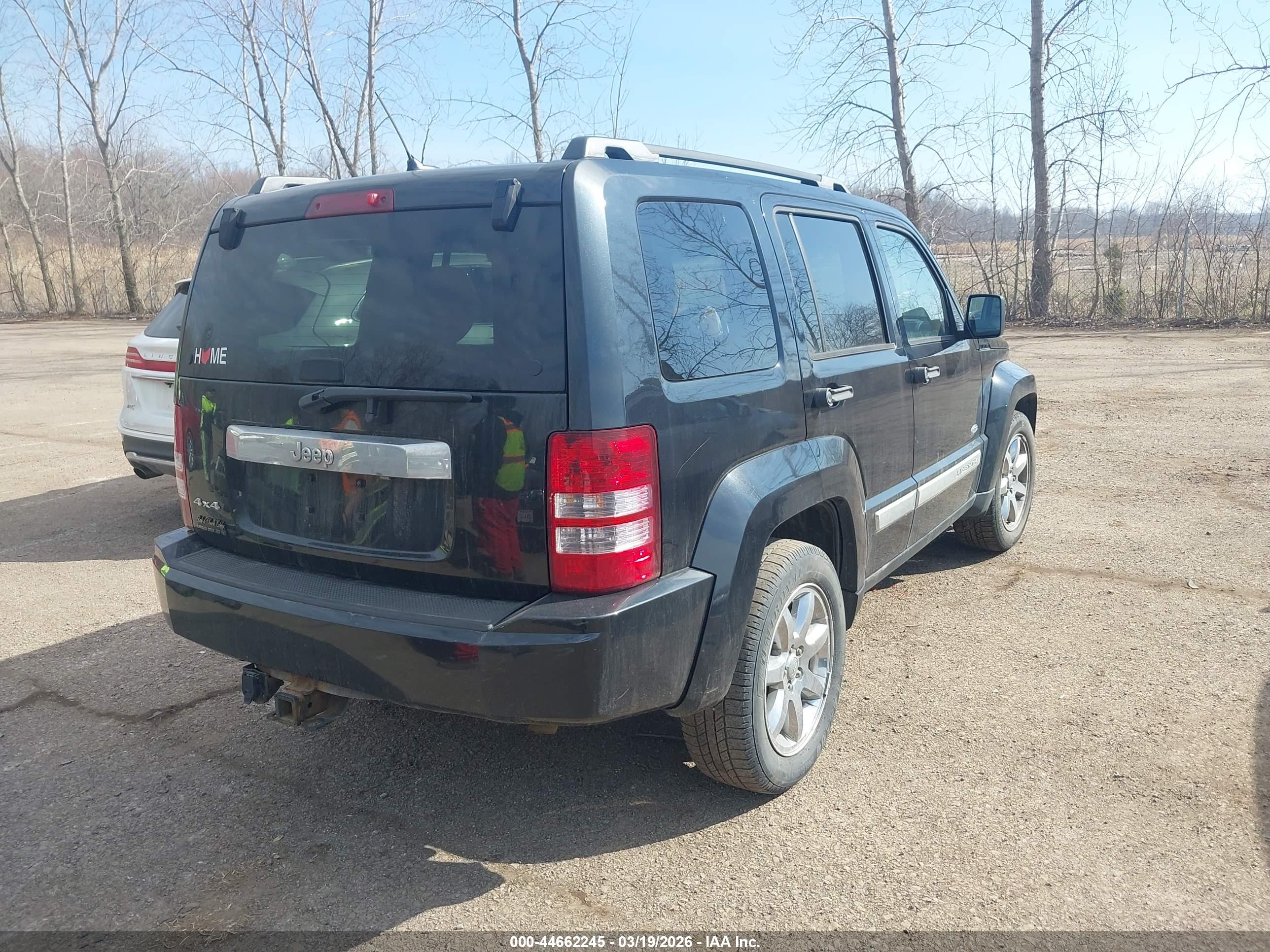 JEEP LIBERTY image 4