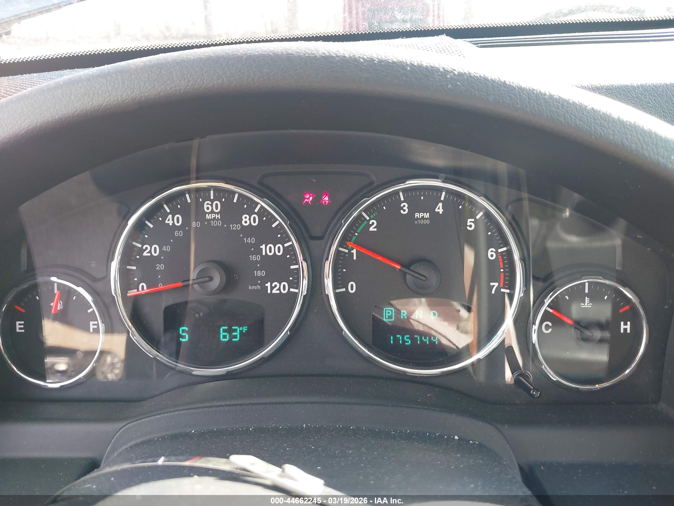 JEEP LIBERTY image 7