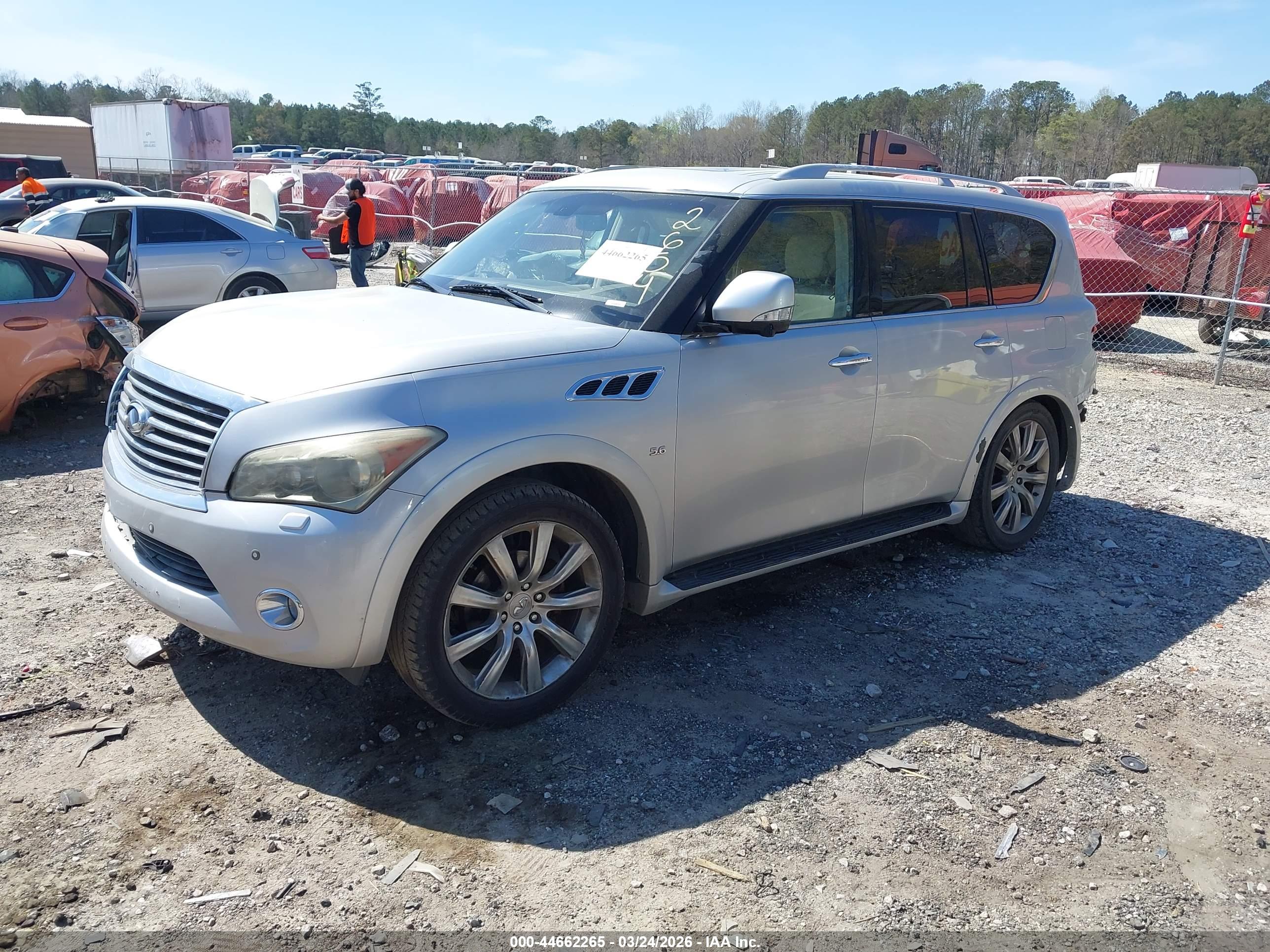 INFINITI QX80 image 2