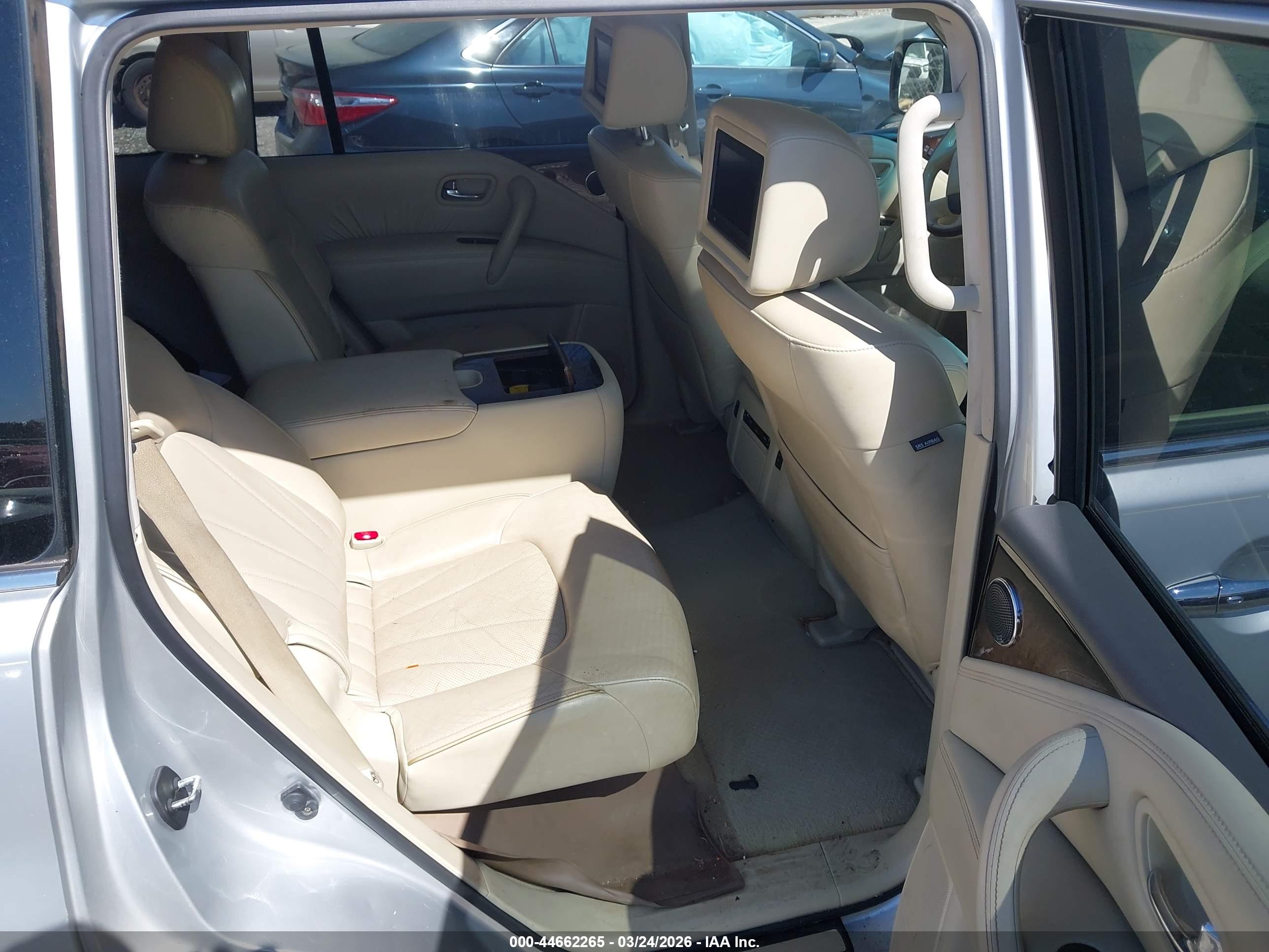 INFINITI QX80 image 8