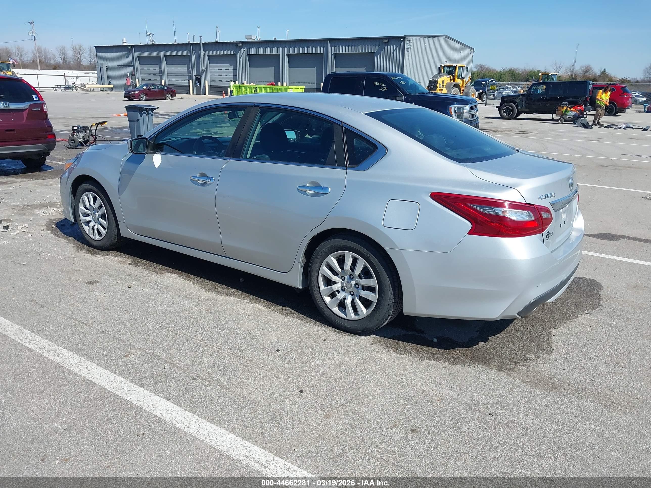 NISSAN ALTIMA image 3