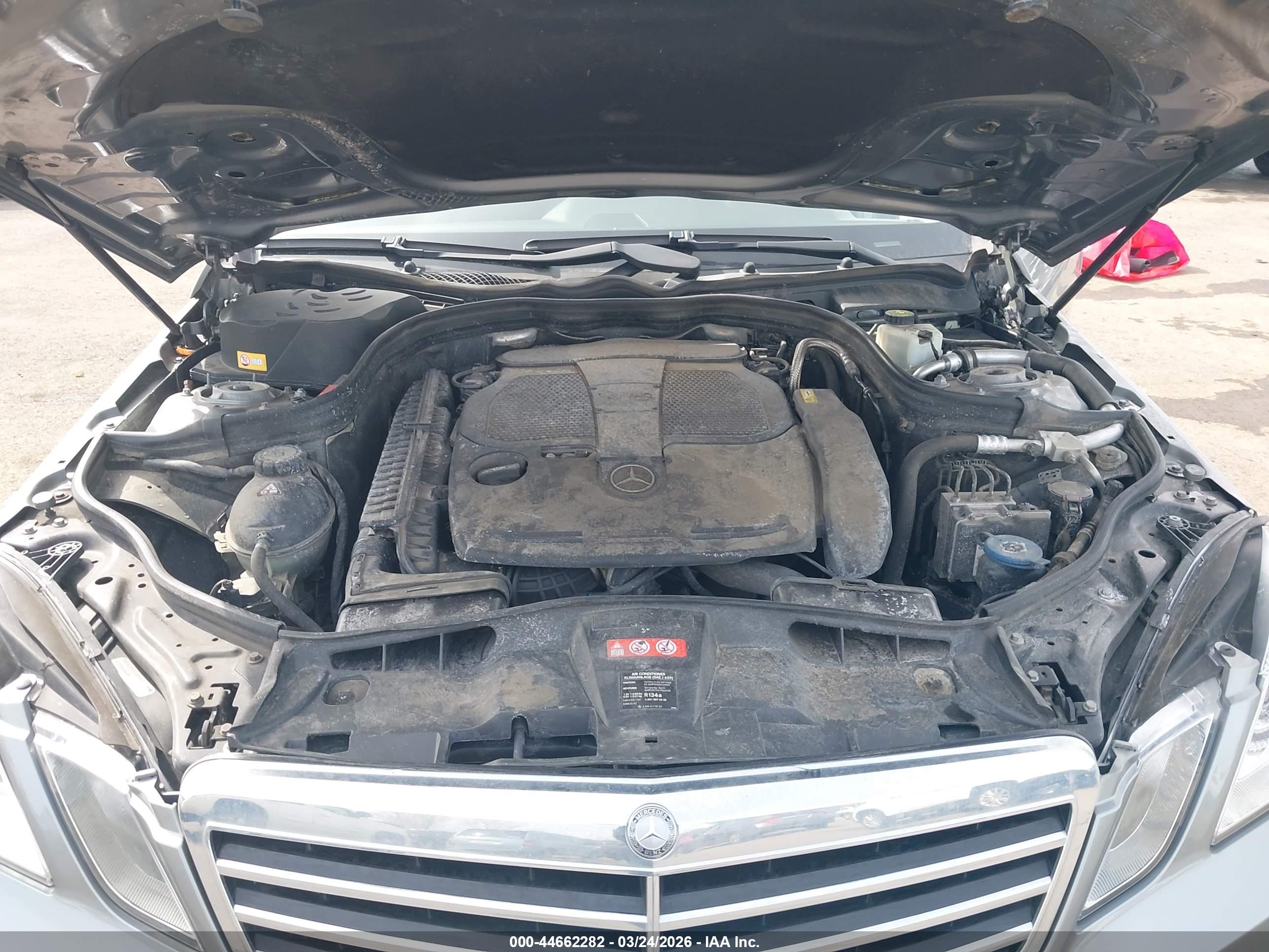 MERCEDES-BENZ E image 10