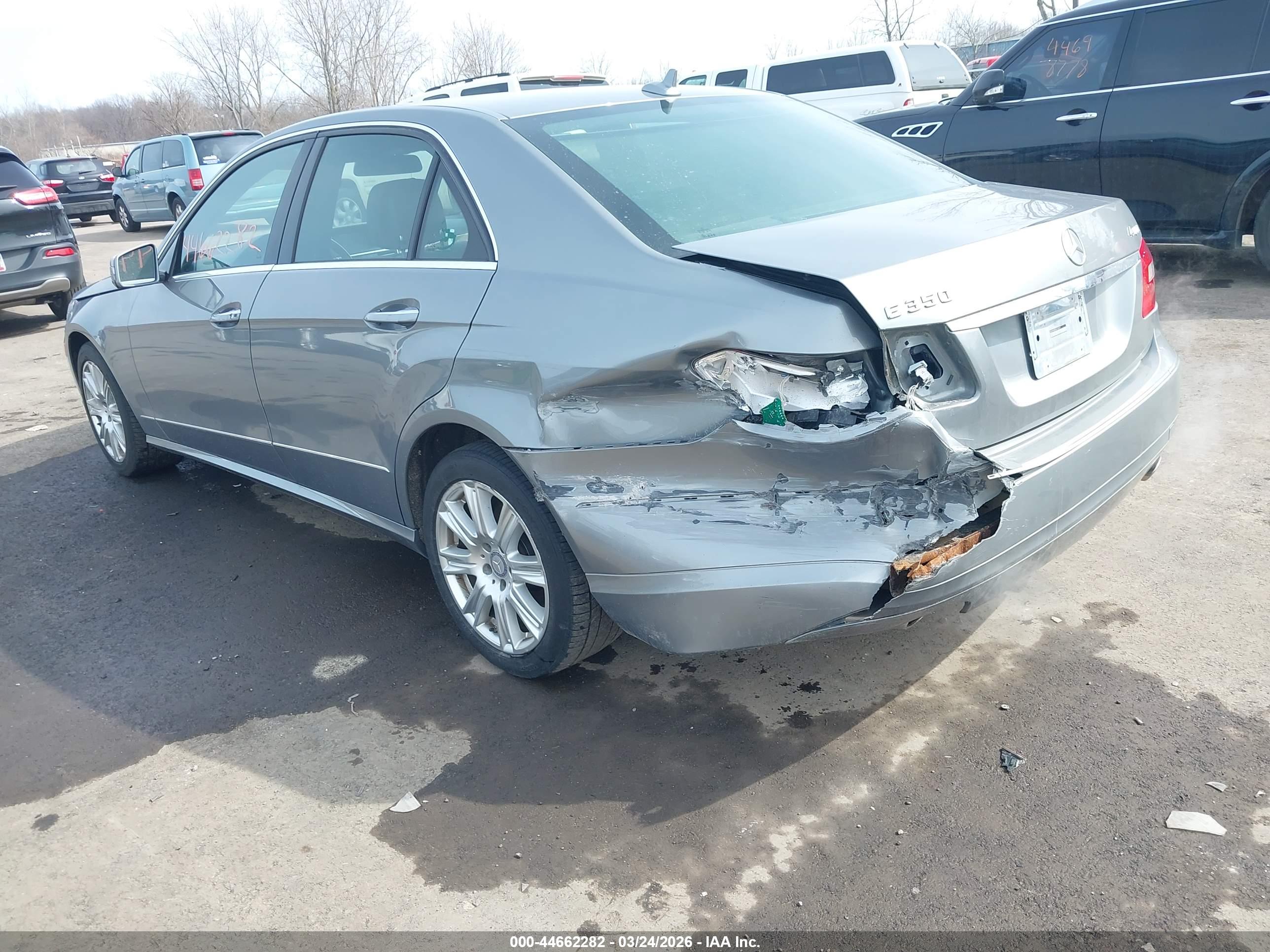 MERCEDES-BENZ E image 3