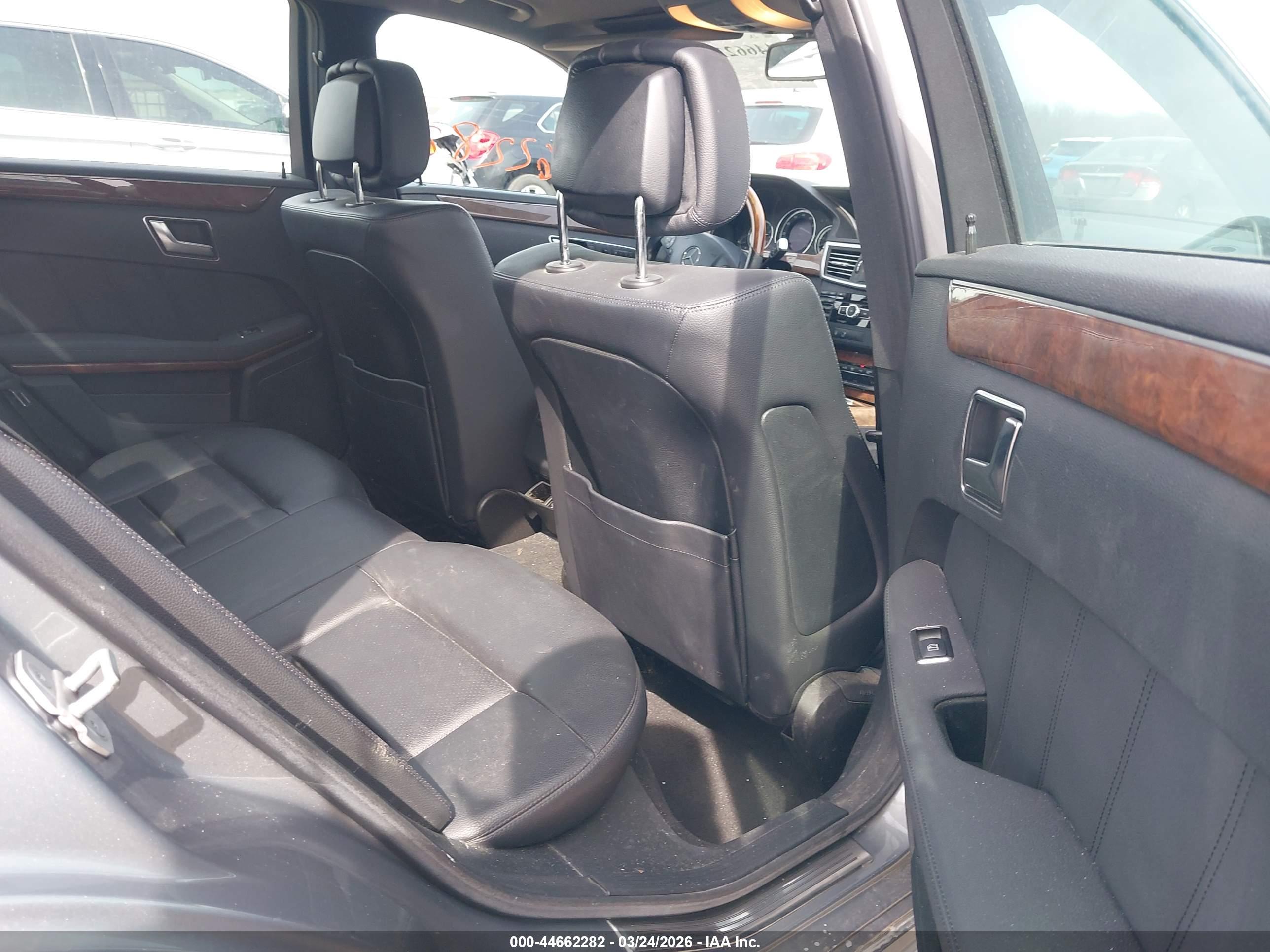 MERCEDES-BENZ E image 8