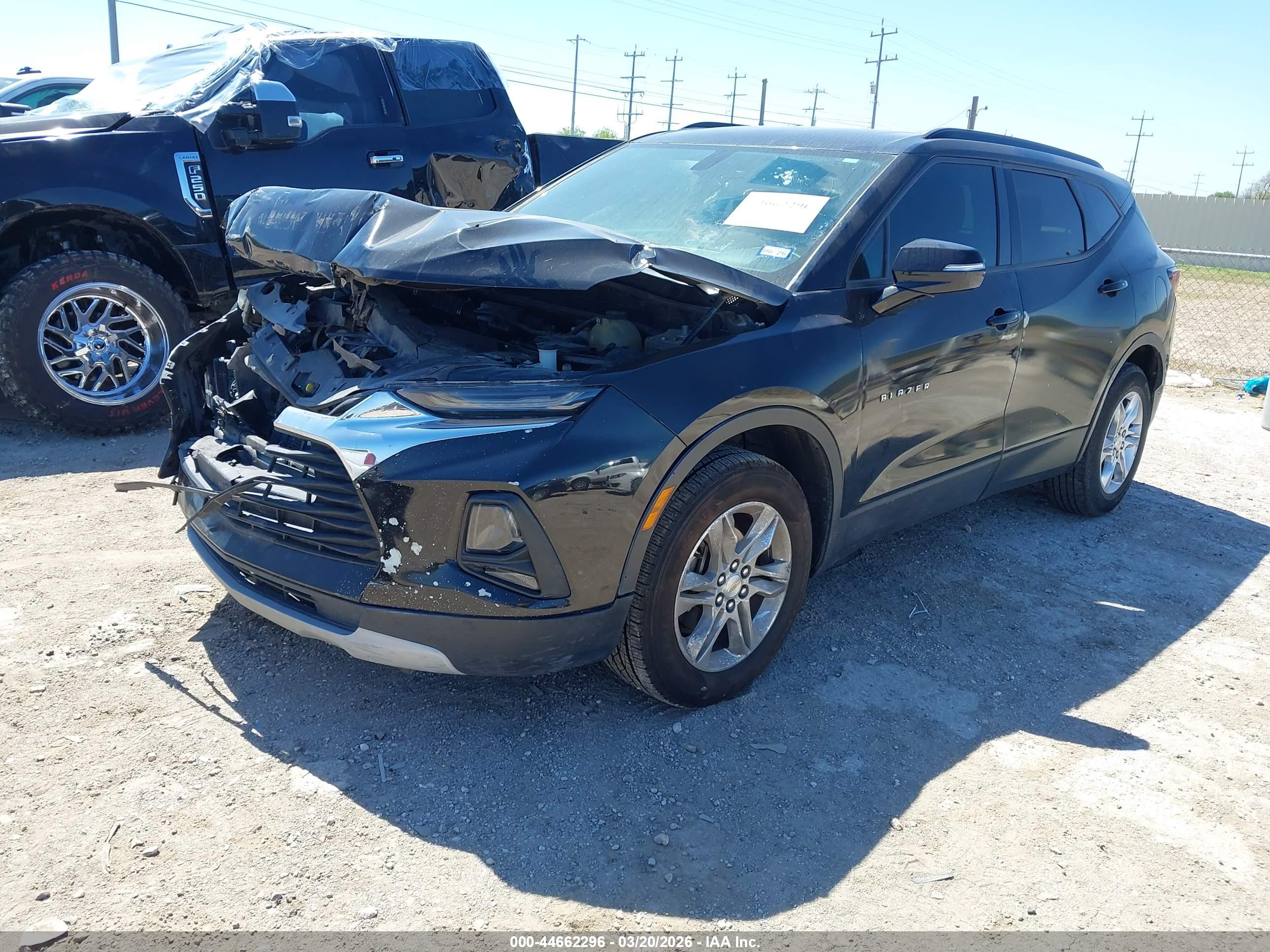CHEVROLET BLAZER image 2