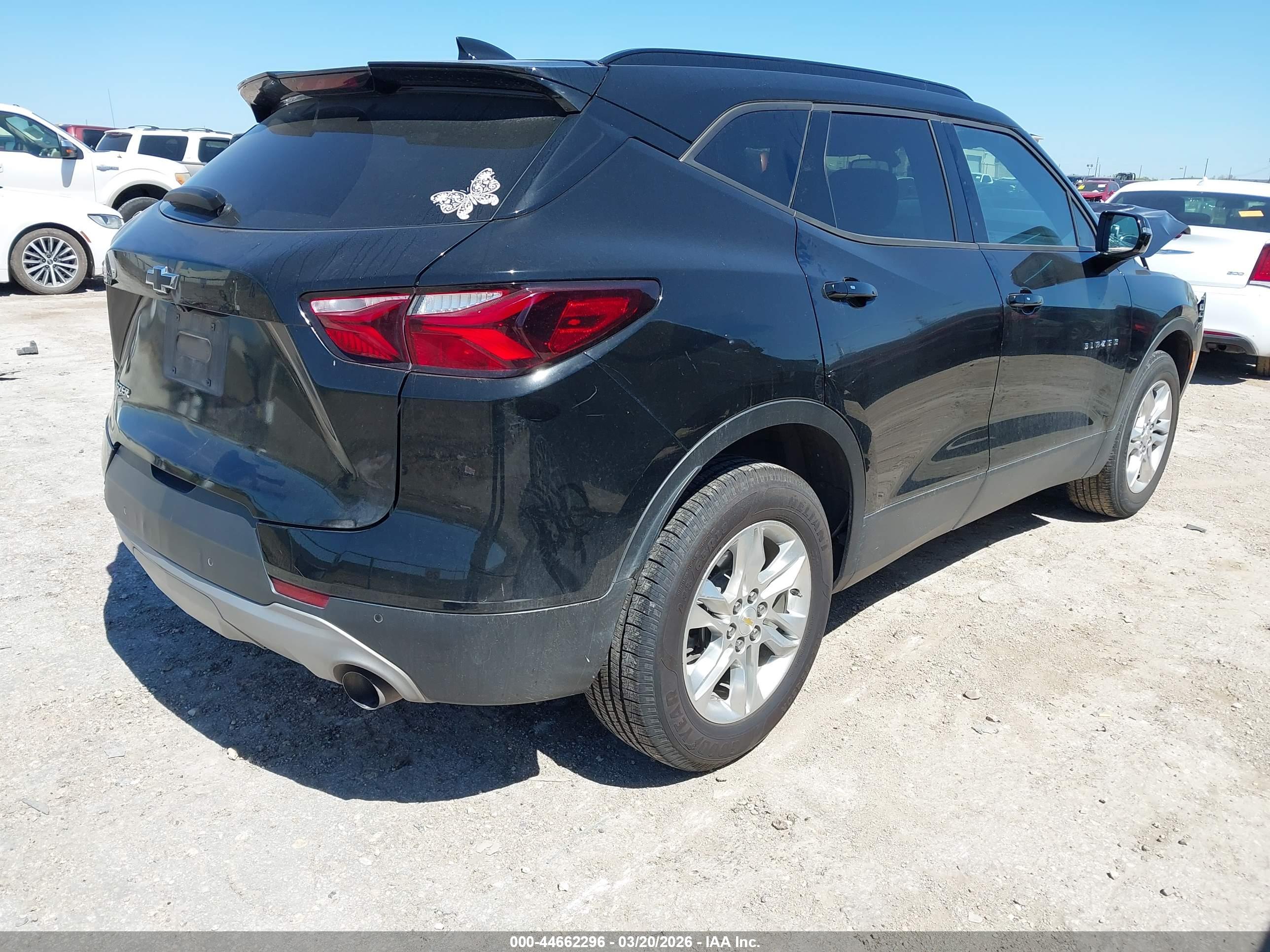 CHEVROLET BLAZER image 4