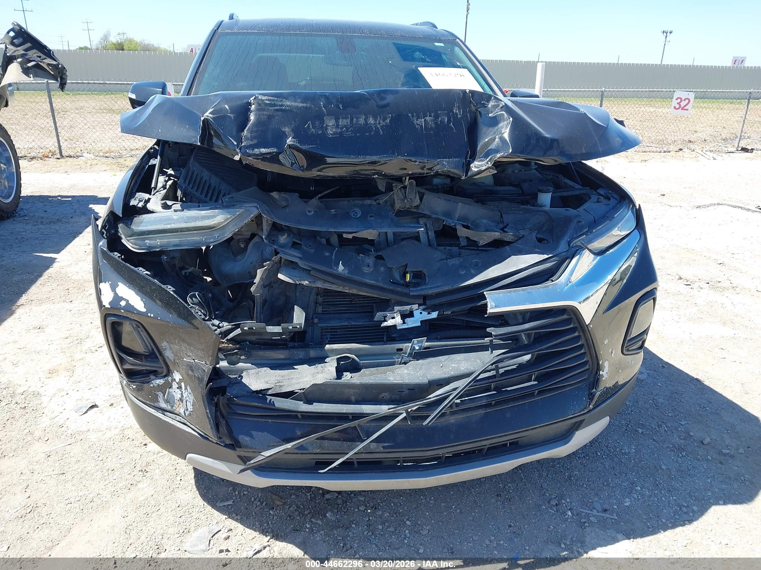 CHEVROLET BLAZER image 6