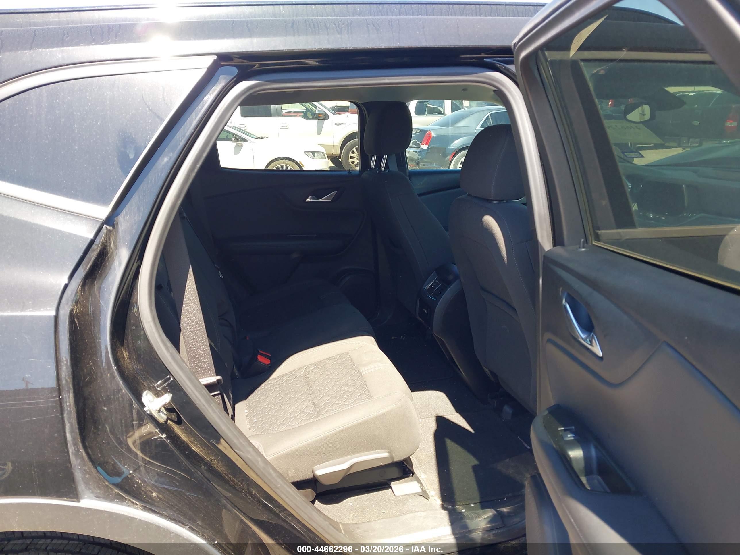 CHEVROLET BLAZER image 8