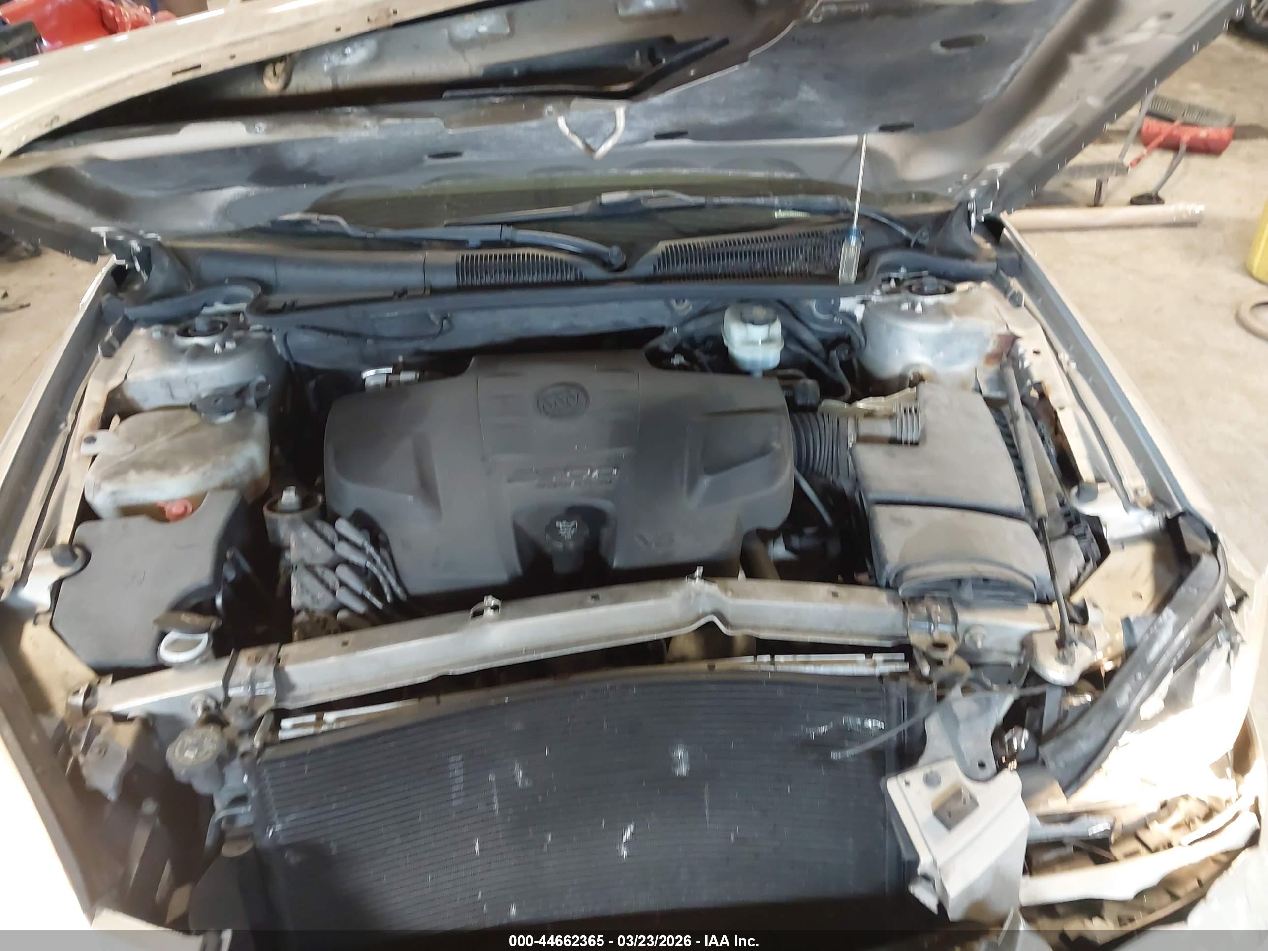 BUICK LUCERNE image 10