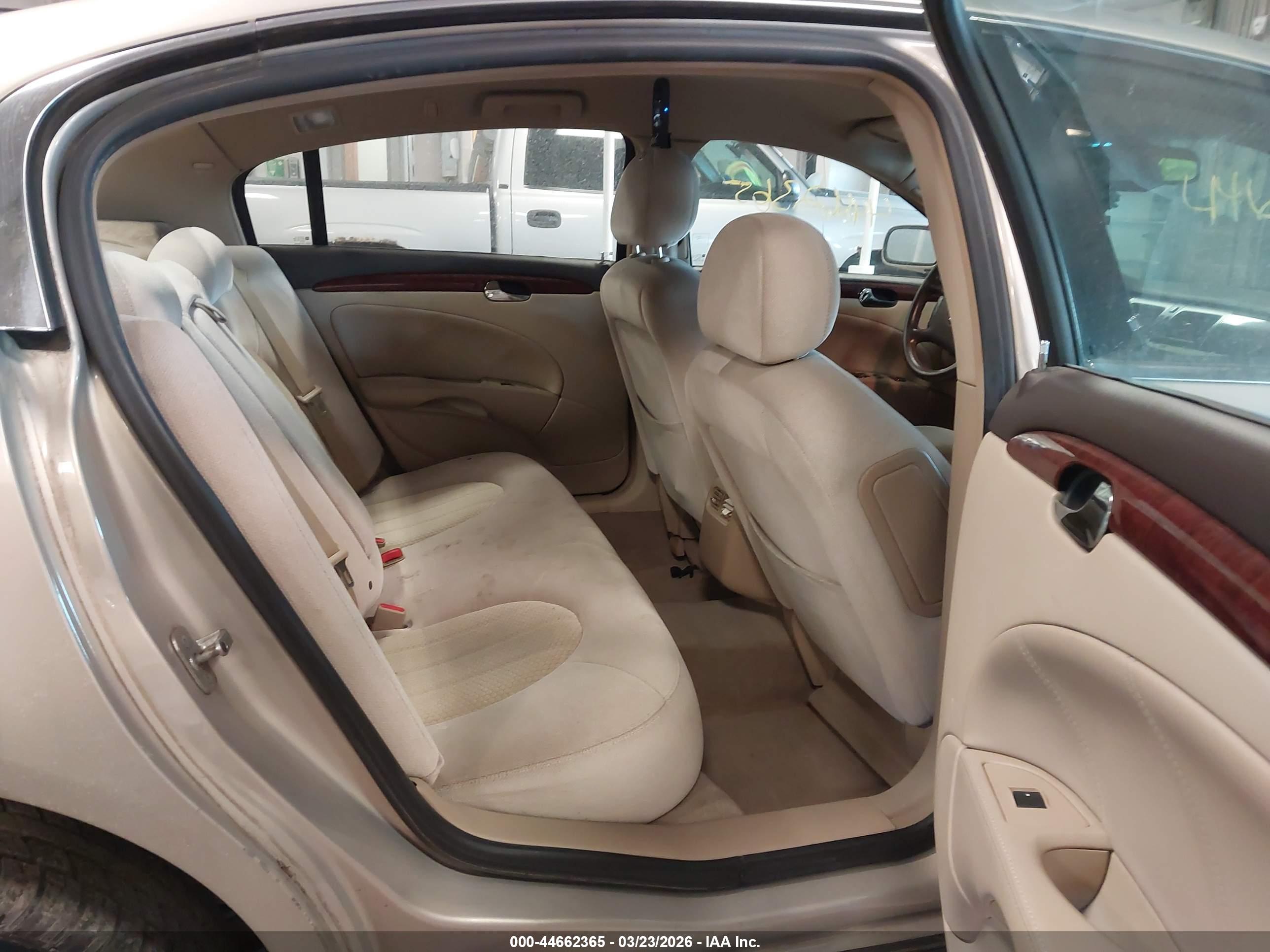 BUICK LUCERNE image 8