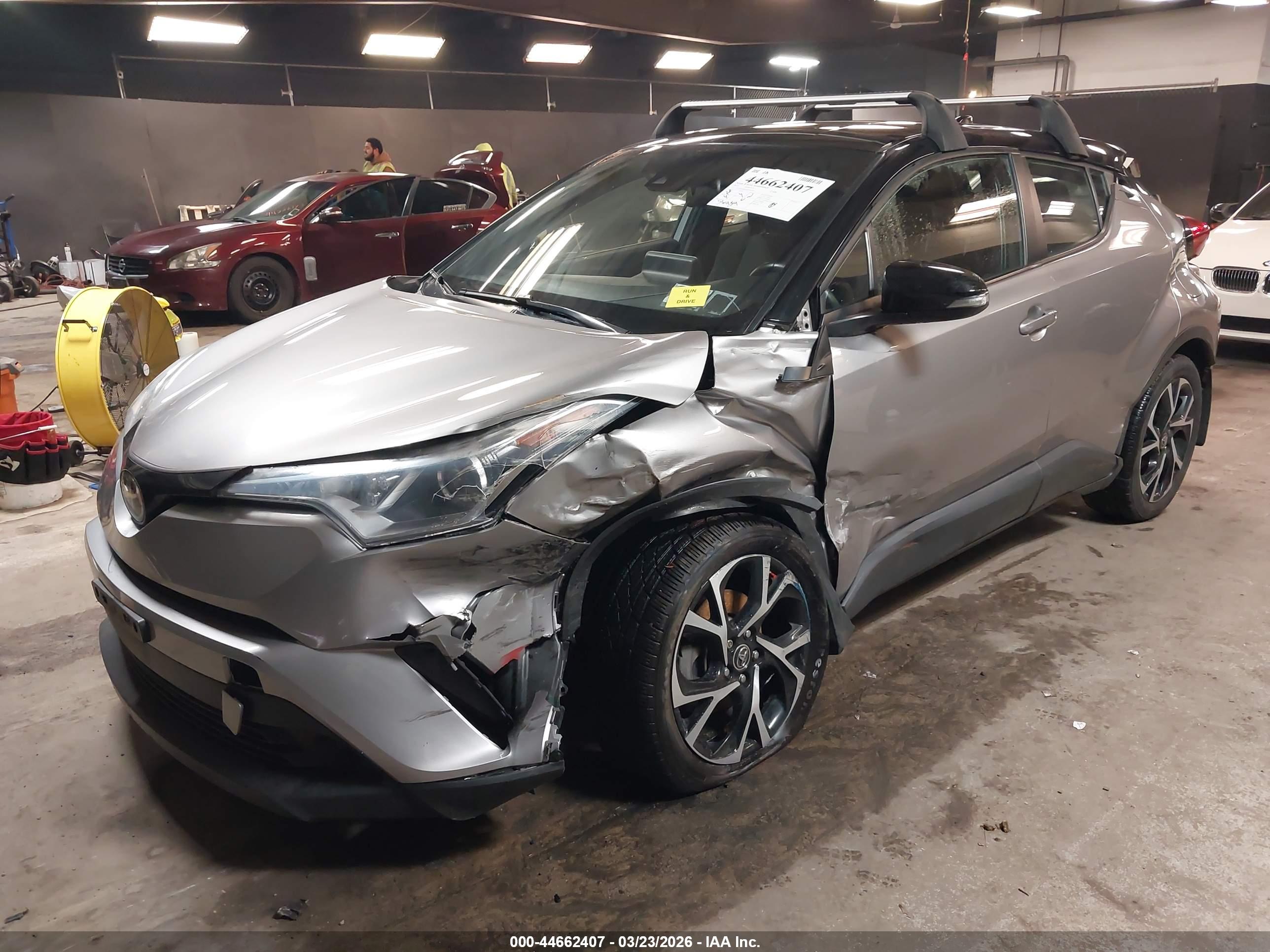 TOYOTA C-HR image 2