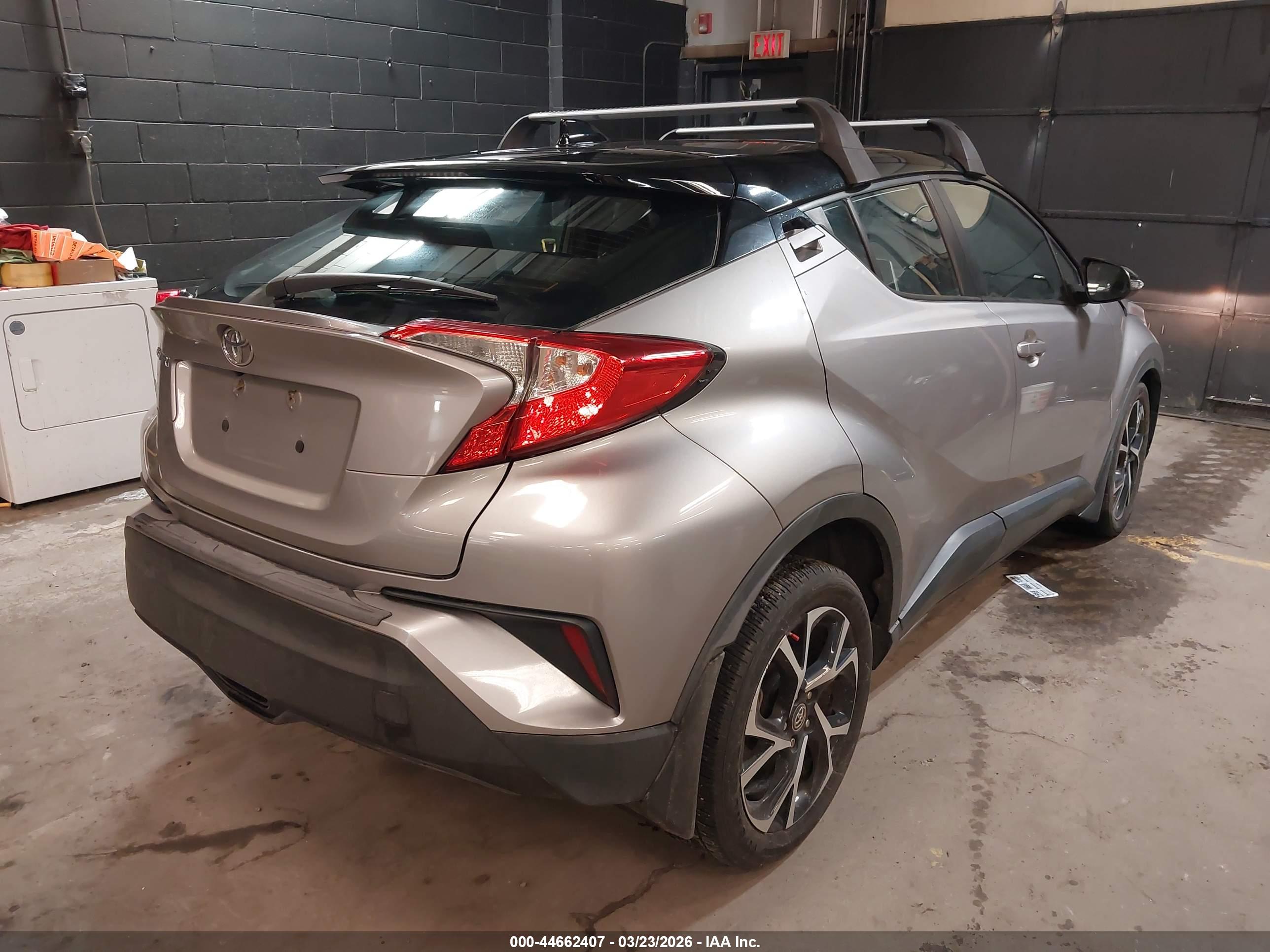 TOYOTA C-HR image 4