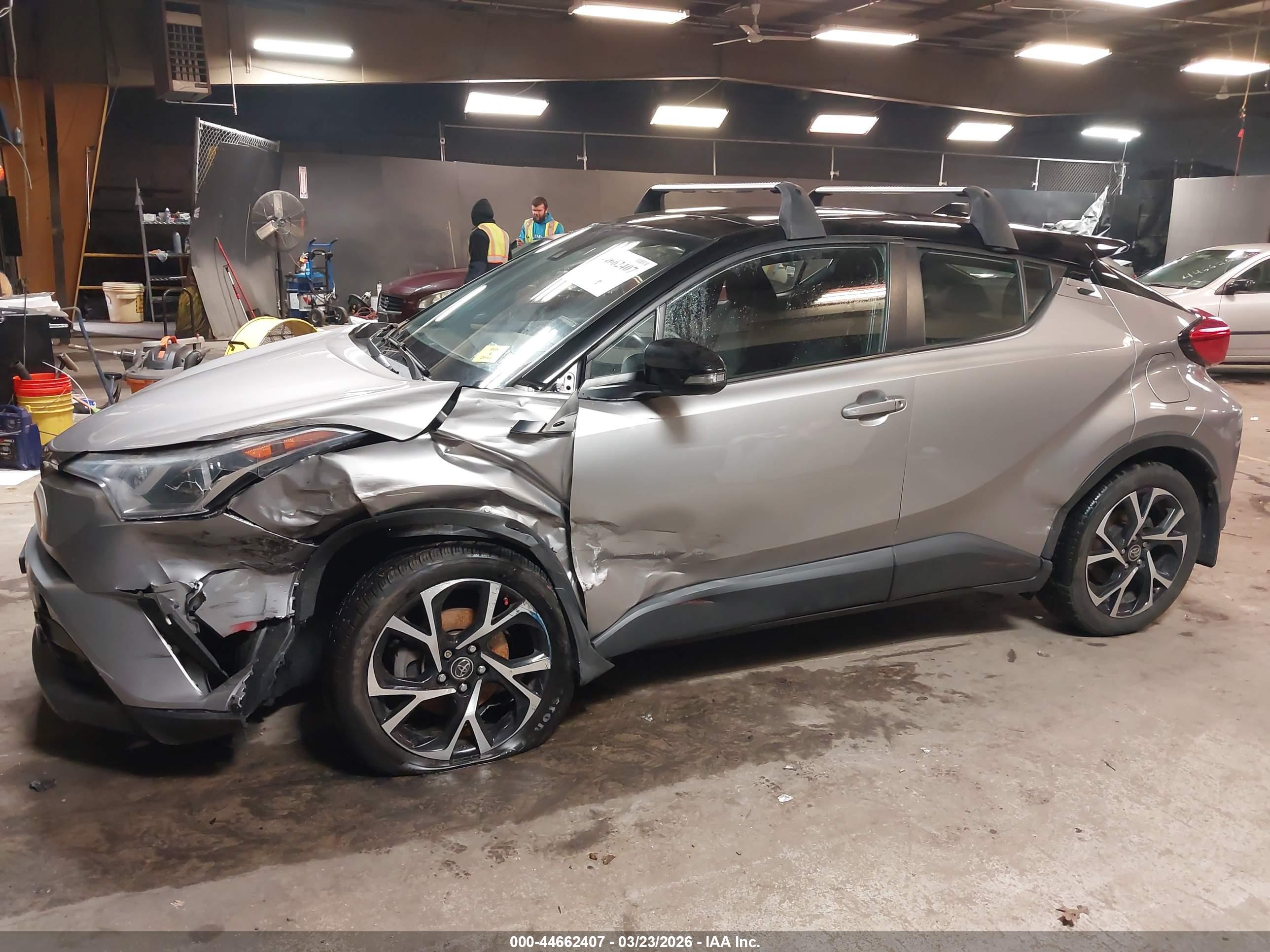 TOYOTA C-HR image 6