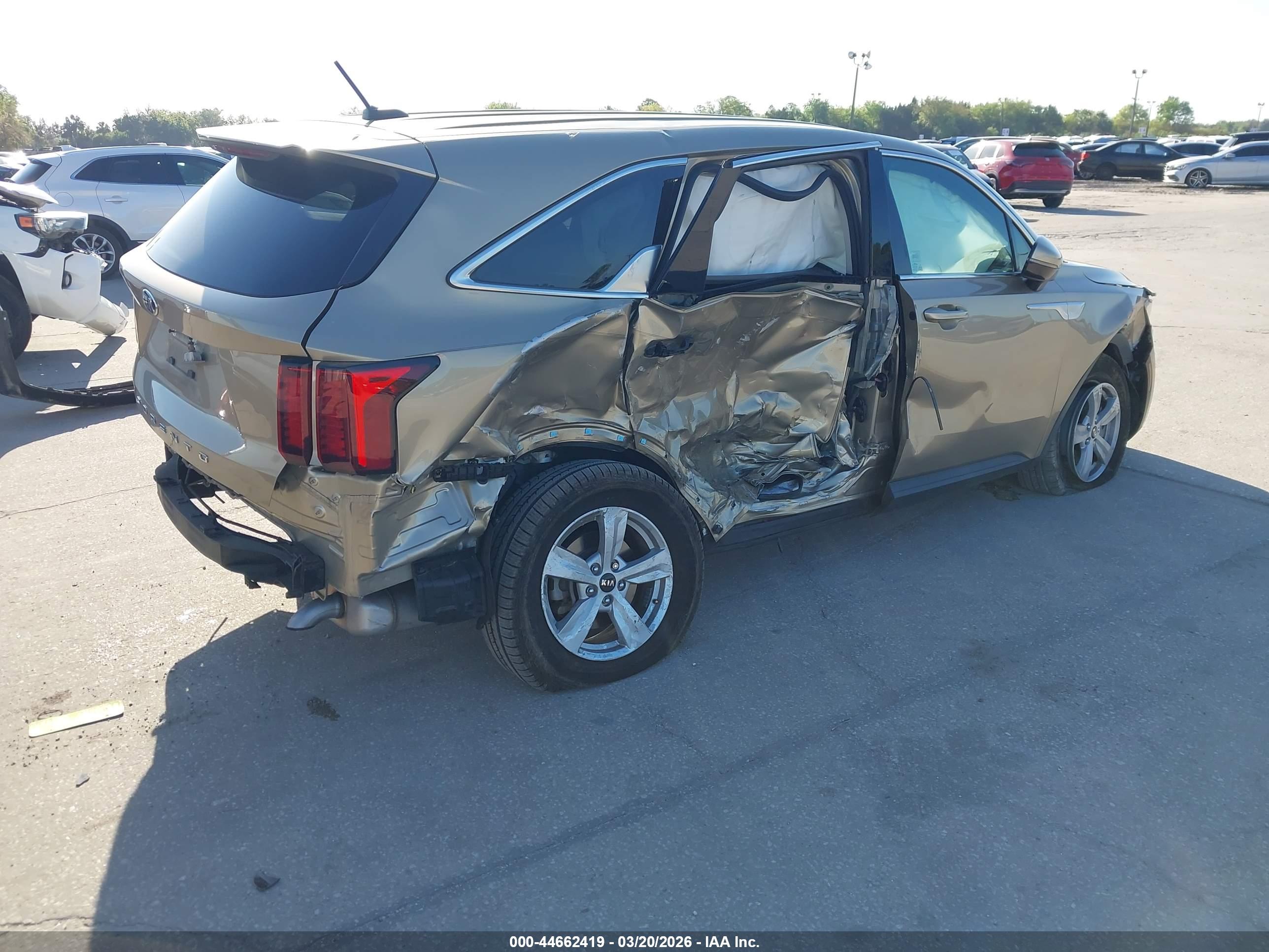 KIA SORENTO image 4
