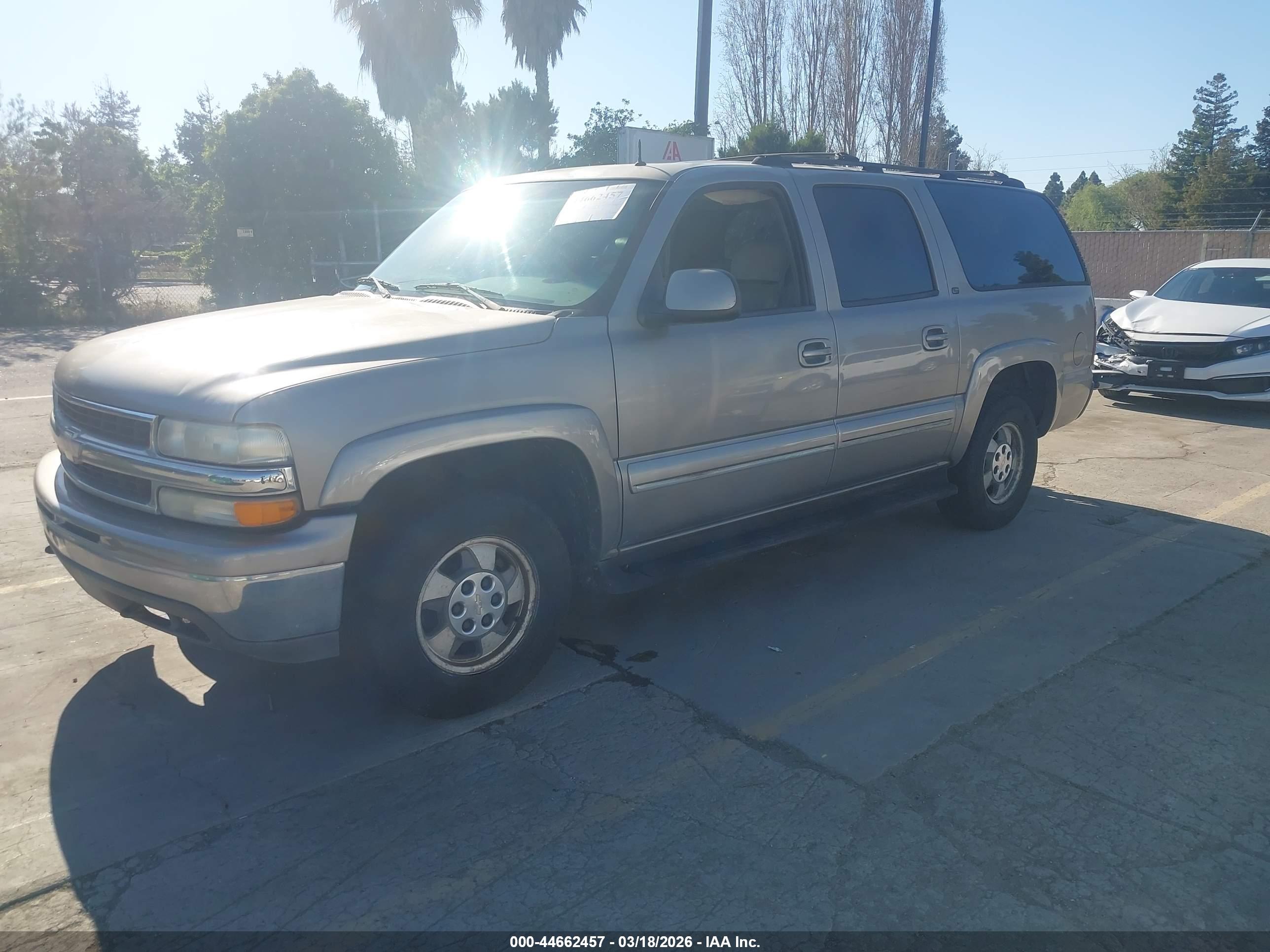 CHEVROLET SUBURBAN image 2