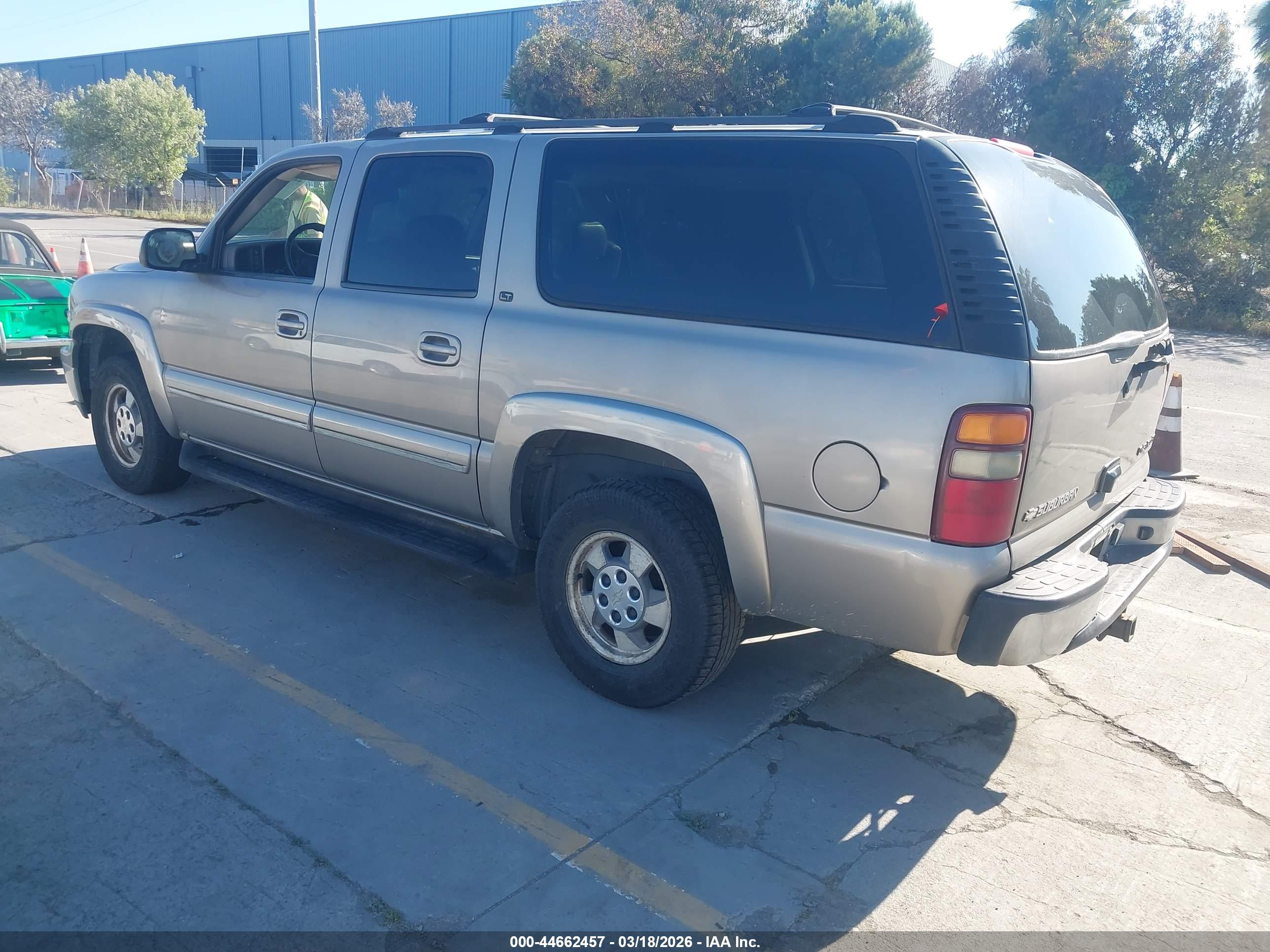 CHEVROLET SUBURBAN image 3