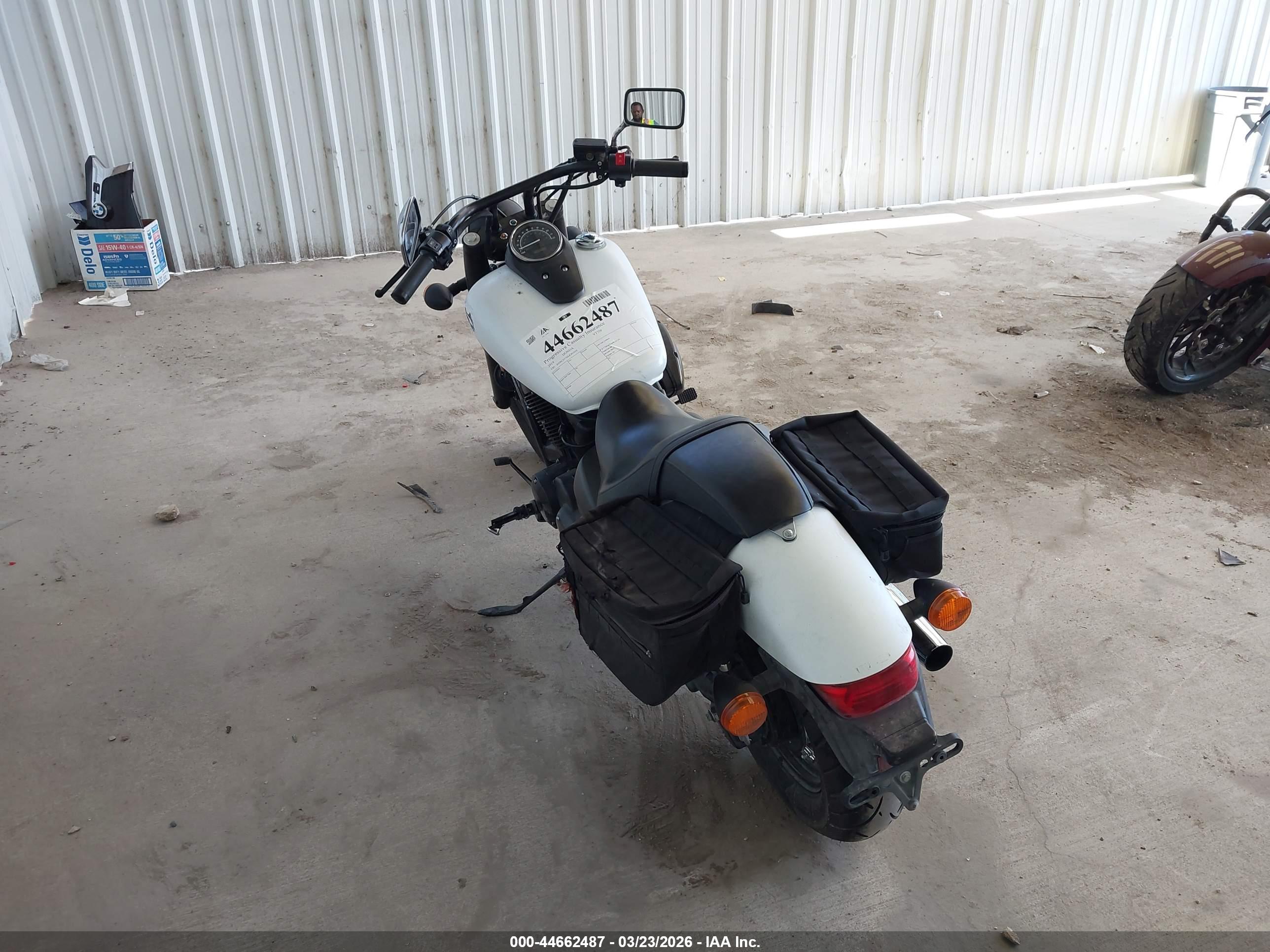 HONDA VT750 image 3