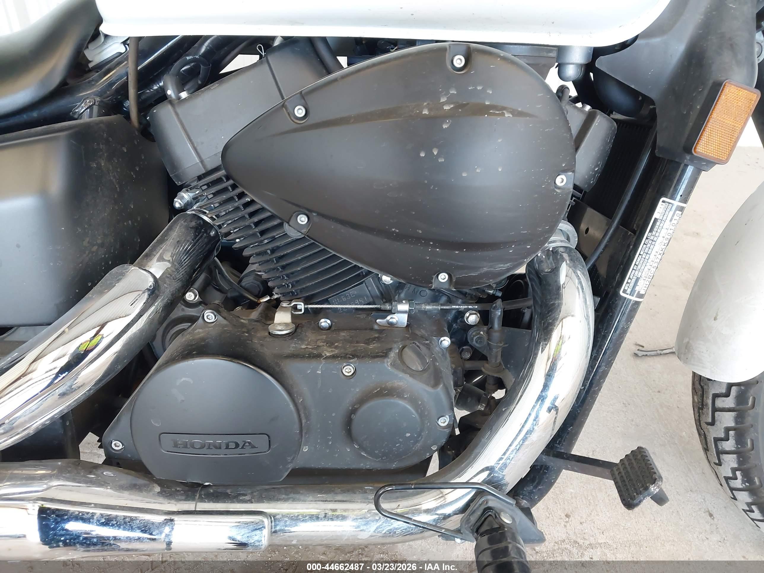 HONDA VT750 image 8