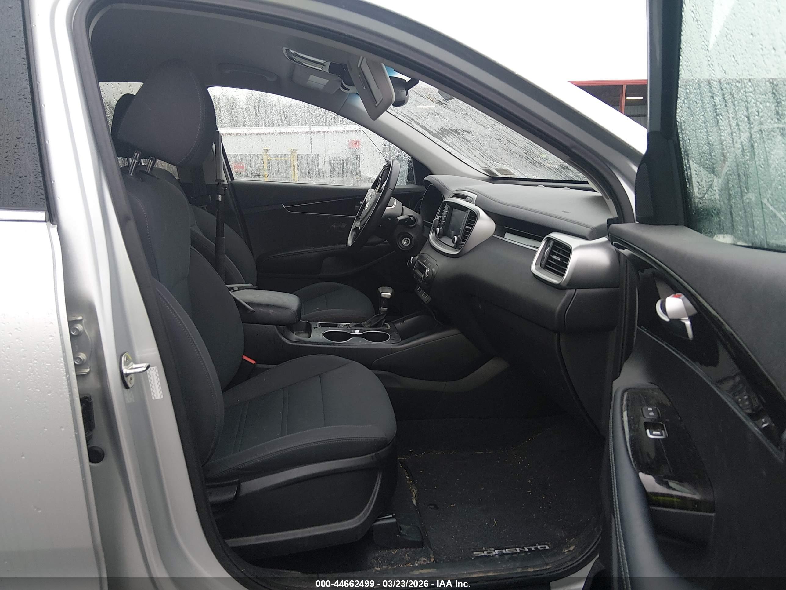 KIA SORENTO image 5
