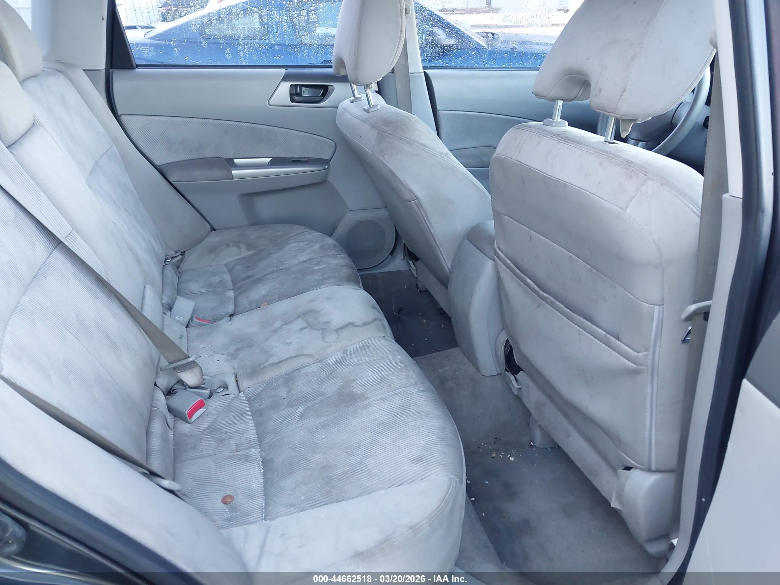SUBARU FORESTER image 8