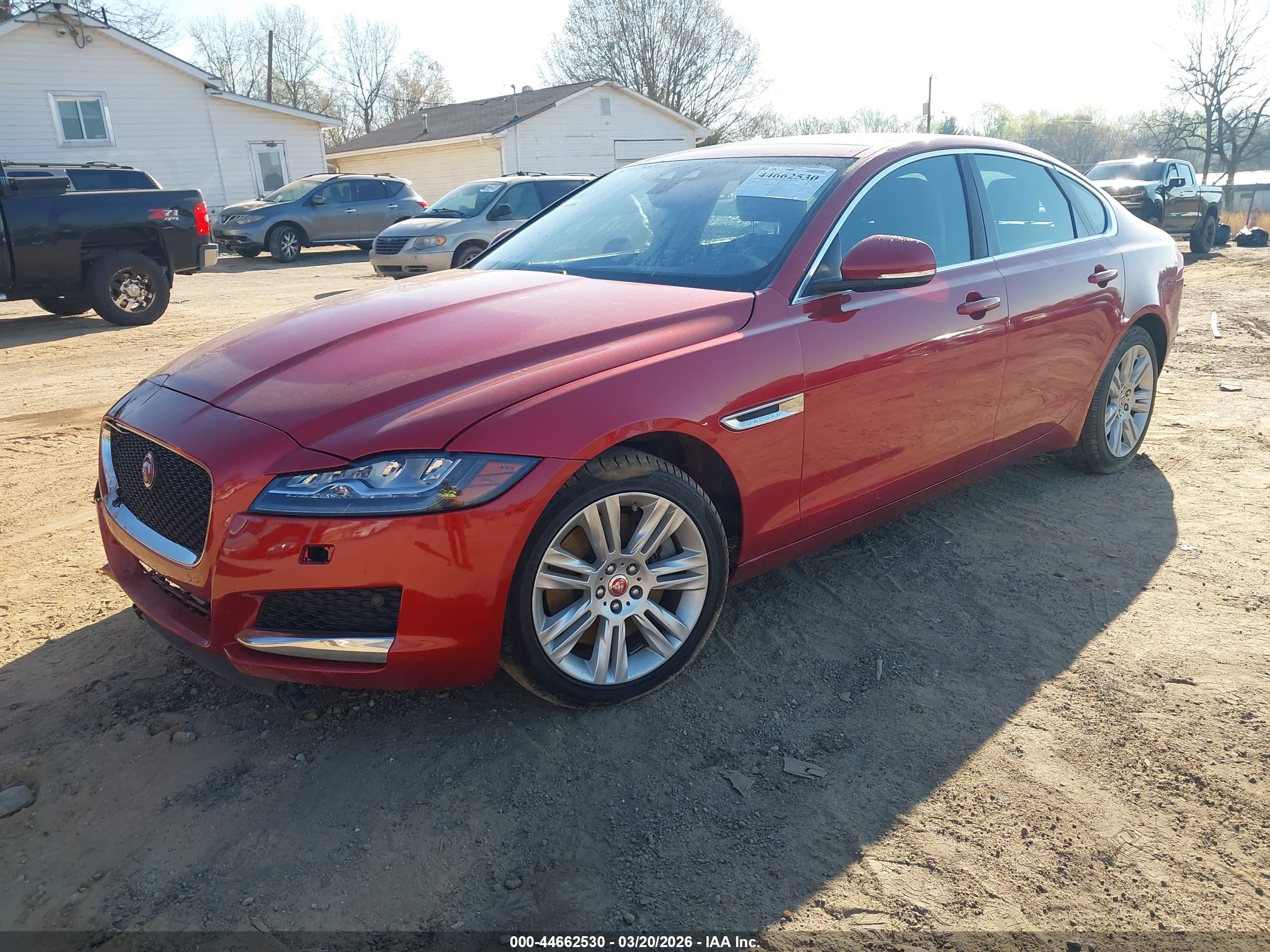 JAGUAR XF image 2