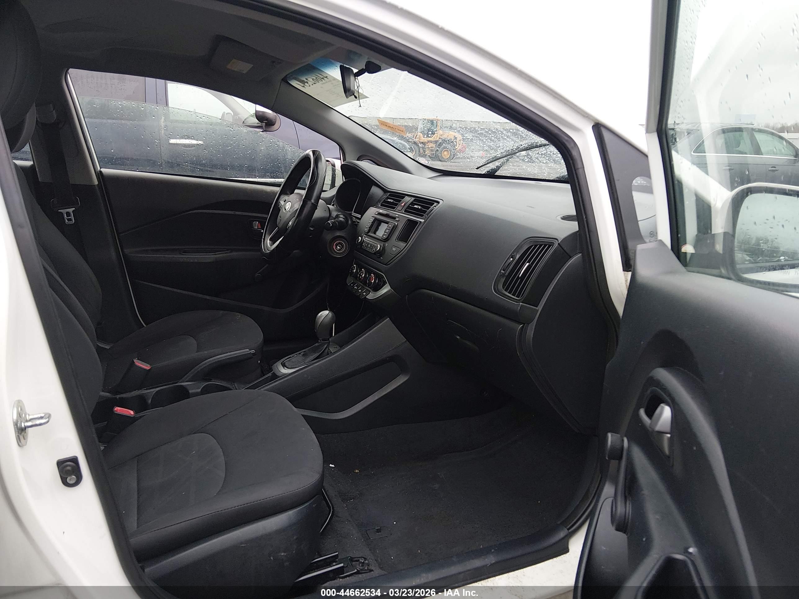 KIA RIO image 5