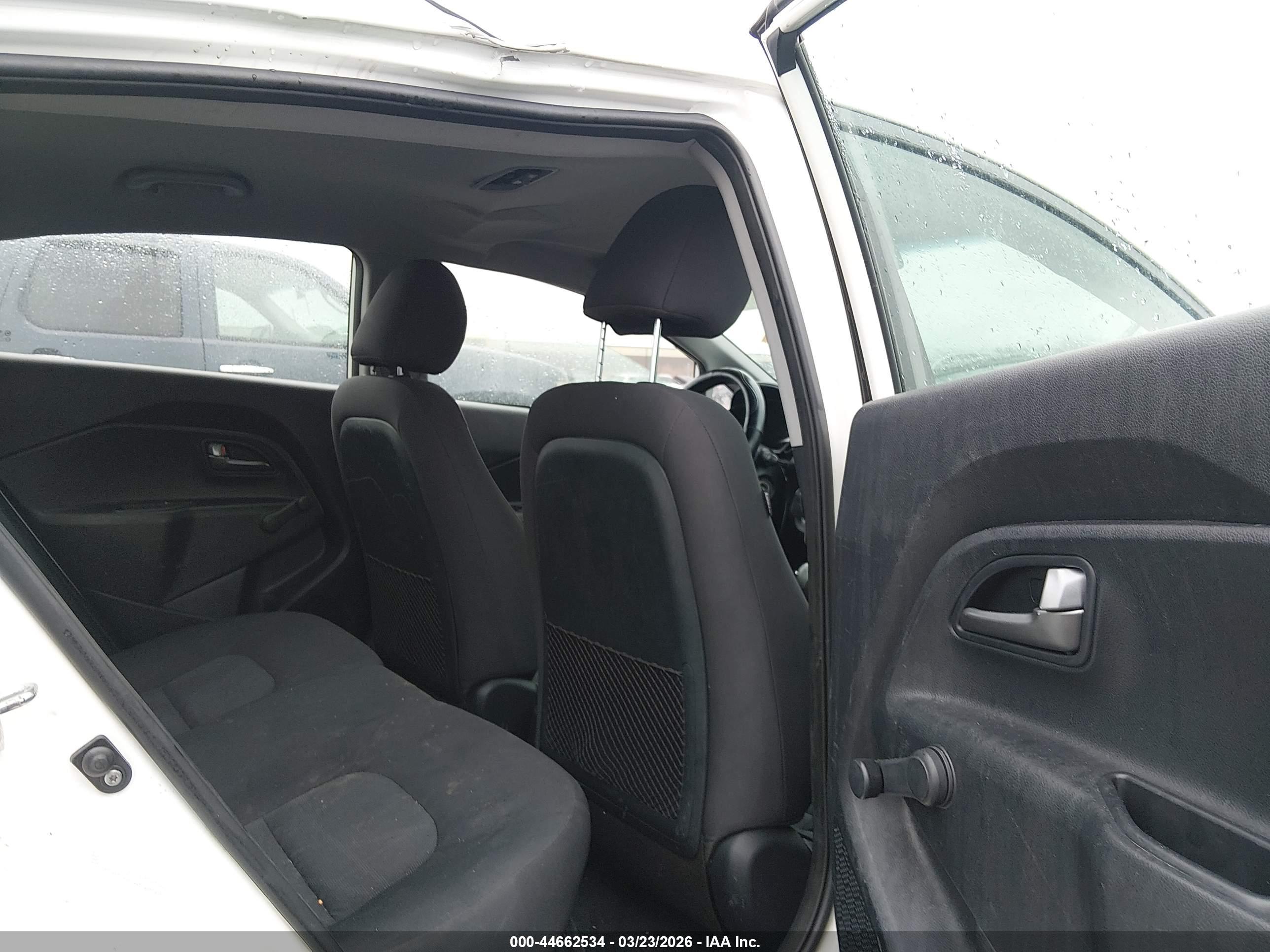 KIA RIO image 8