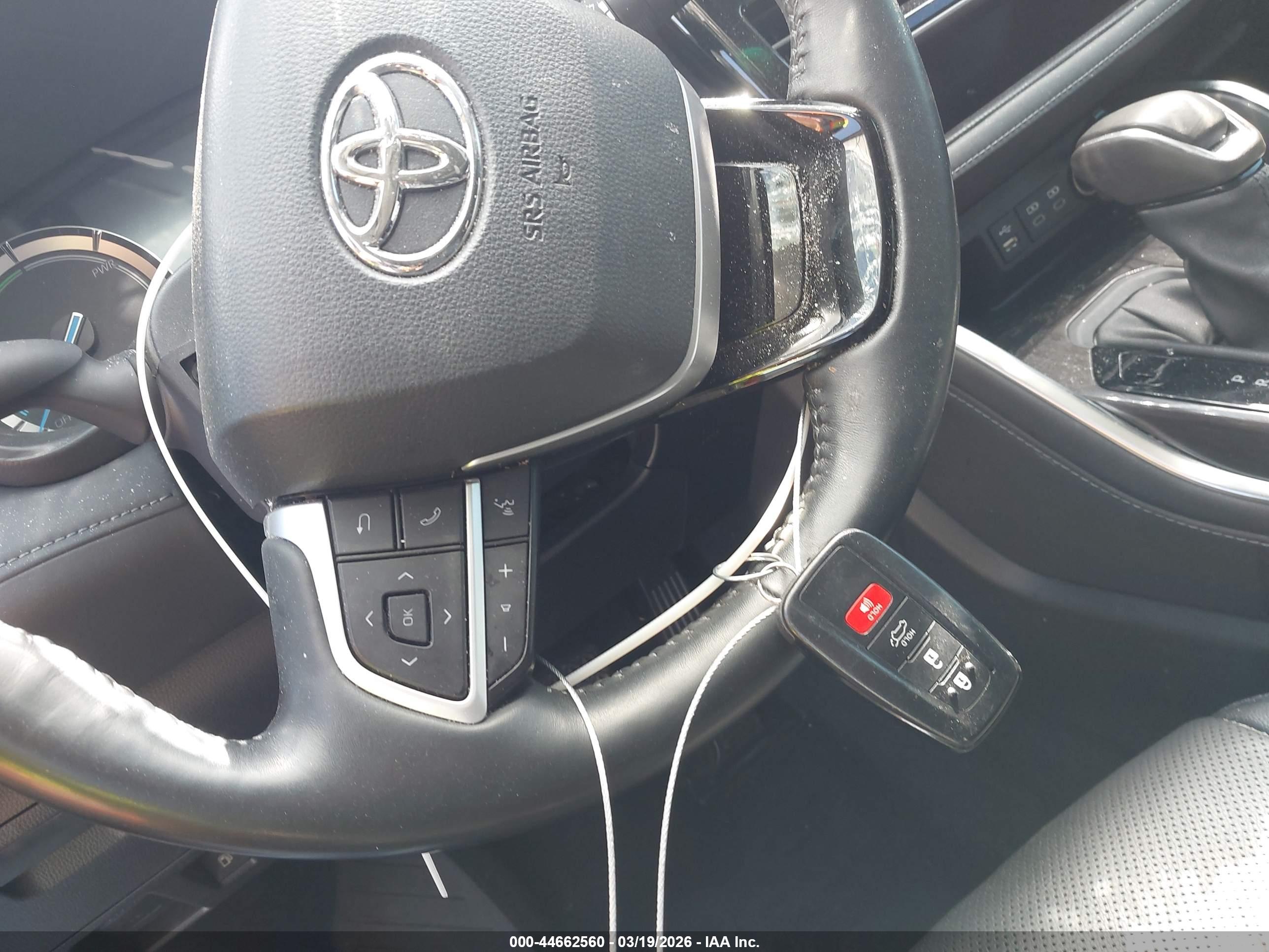 TOYOTA HIGHLANDER image 11