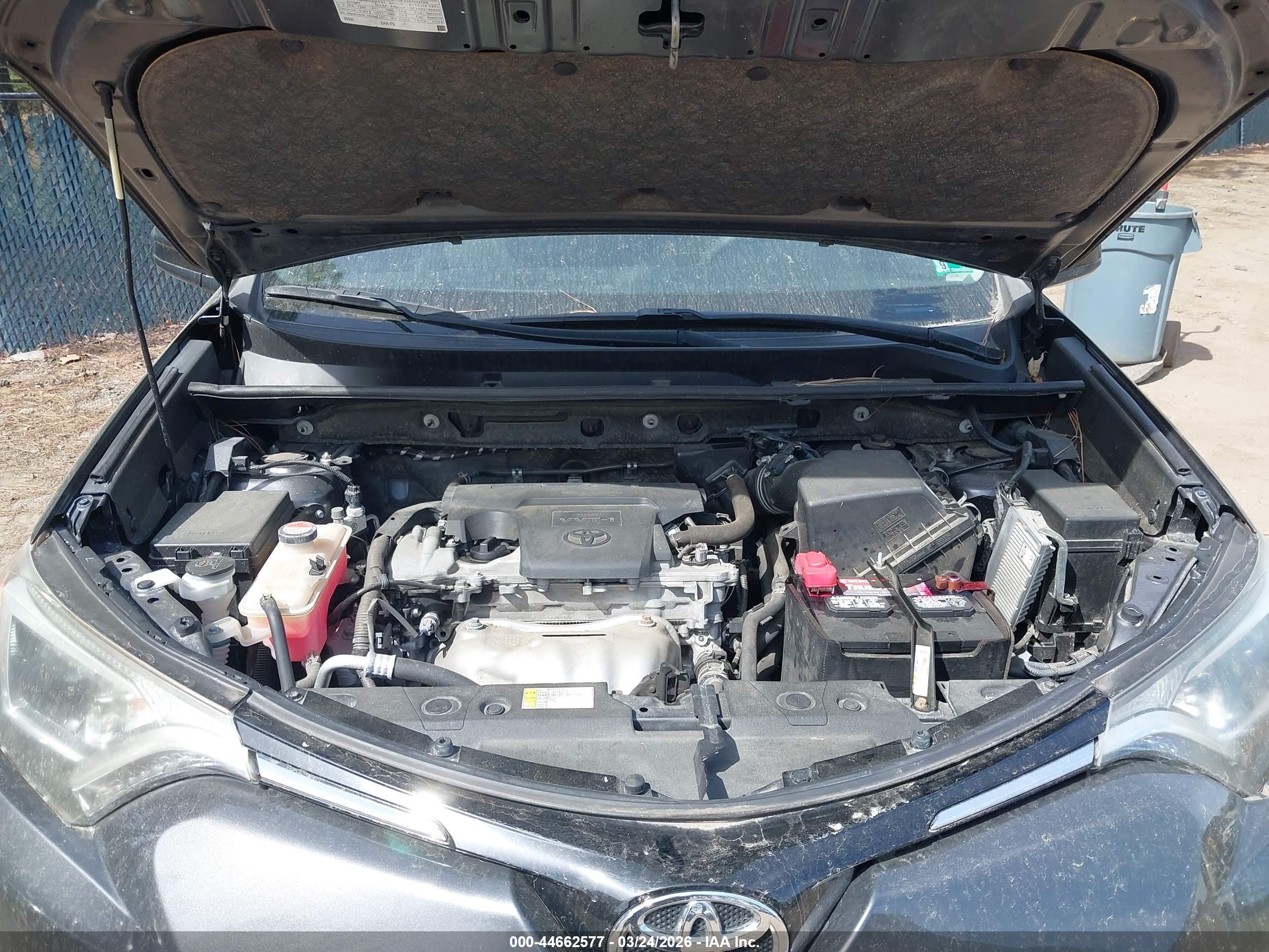 TOYOTA RAV4 image 10