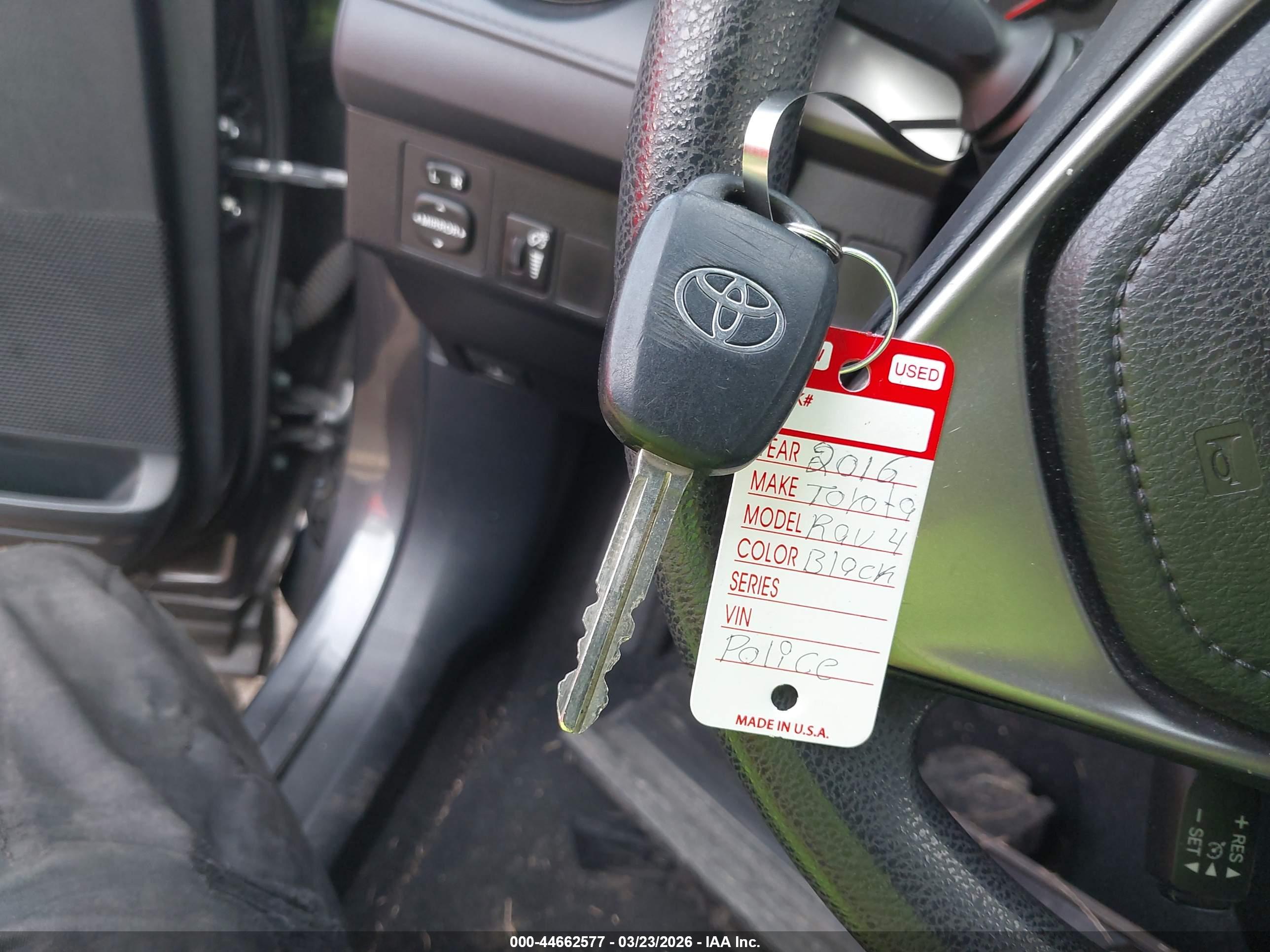 TOYOTA RAV4 image 11