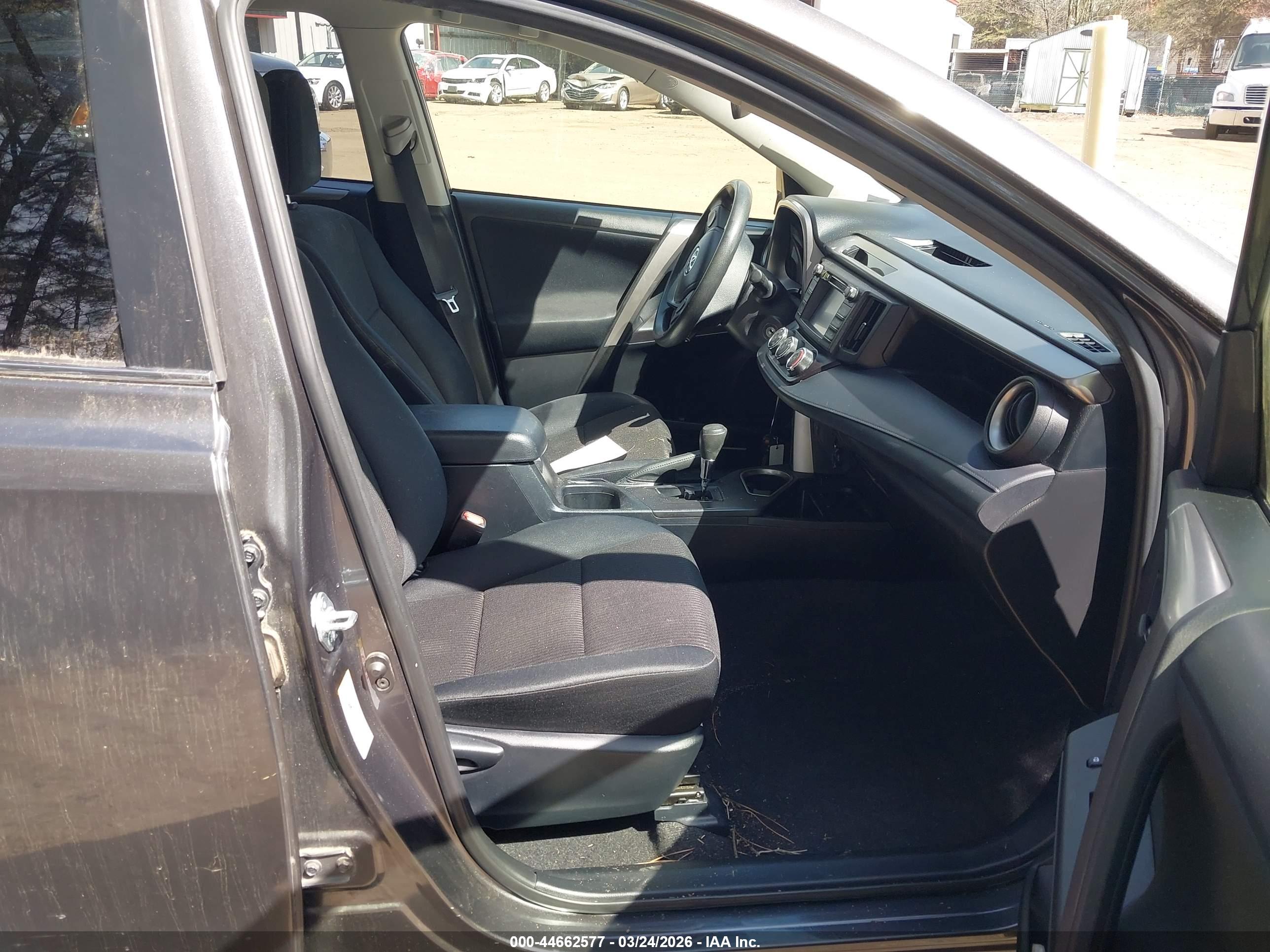 TOYOTA RAV4 image 5