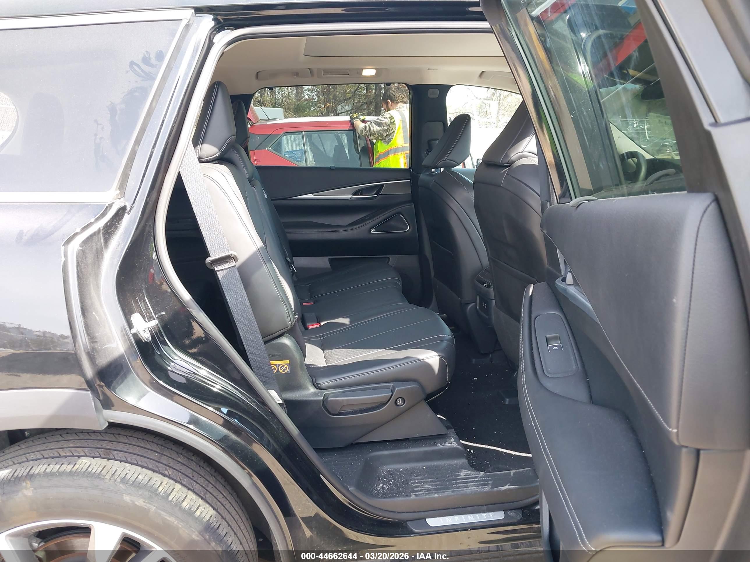 INFINITI QX60 image 8