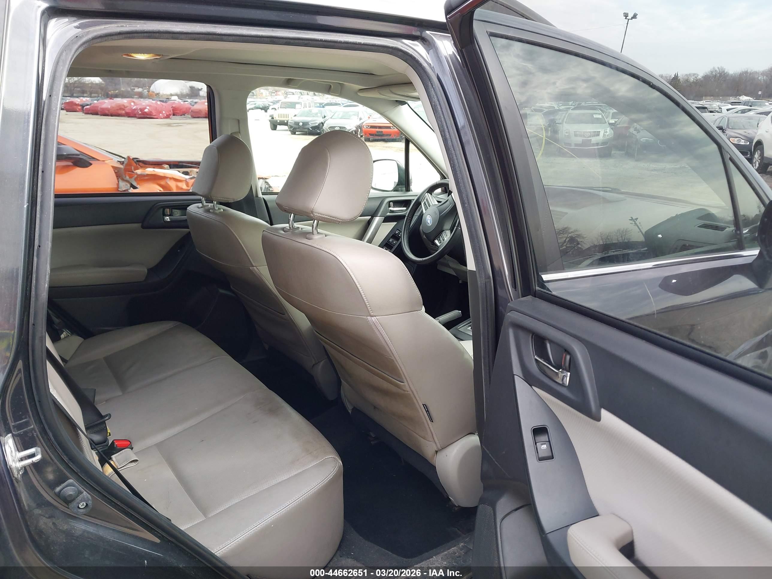 SUBARU FORESTER image 8