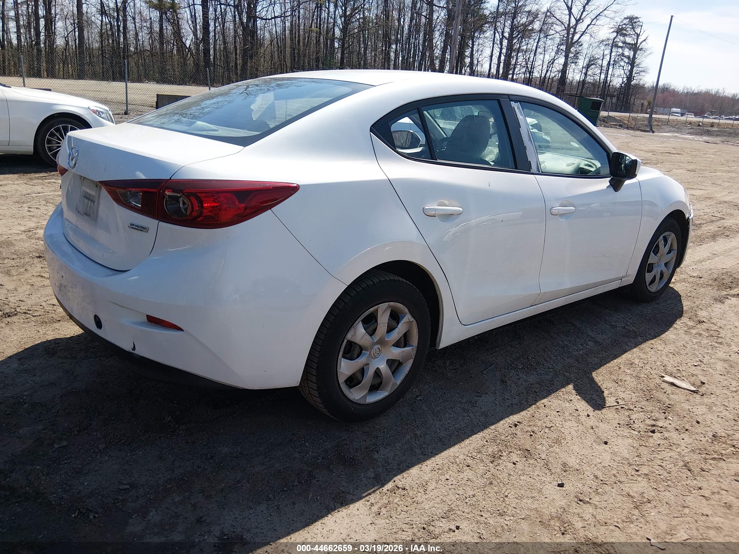 MAZDA MAZDA3 image 4