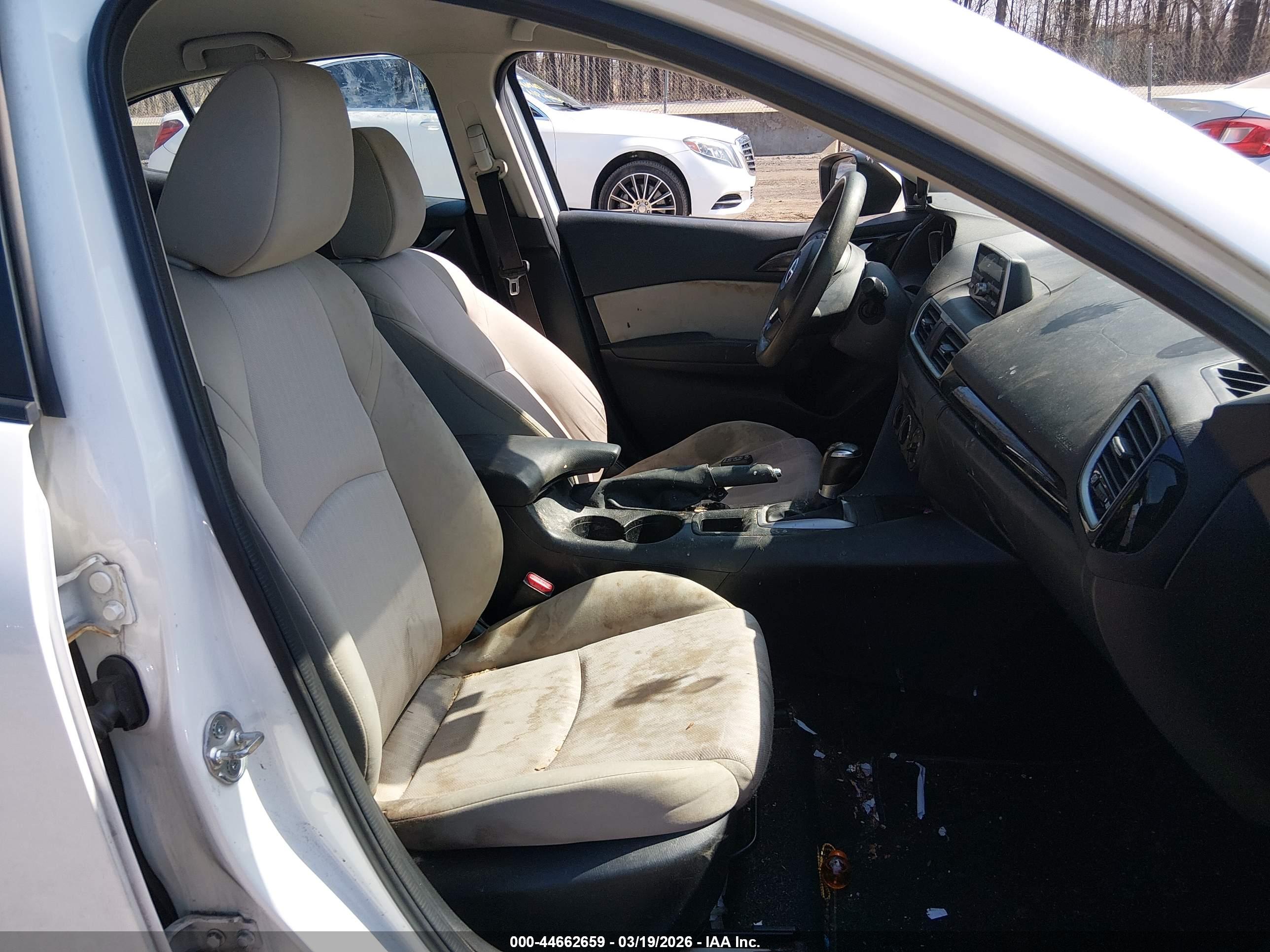 MAZDA MAZDA3 image 5