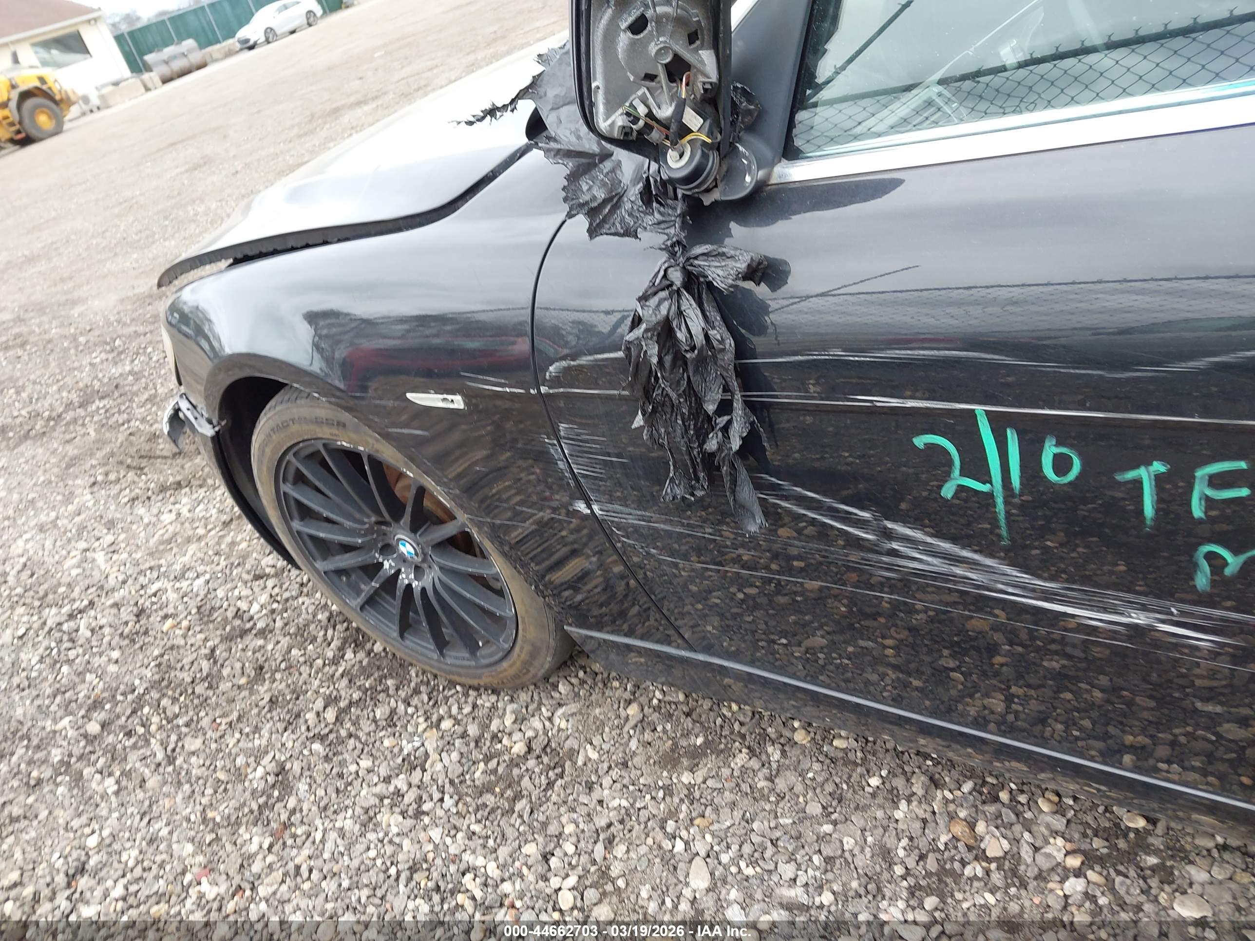 BMW 750I image 6