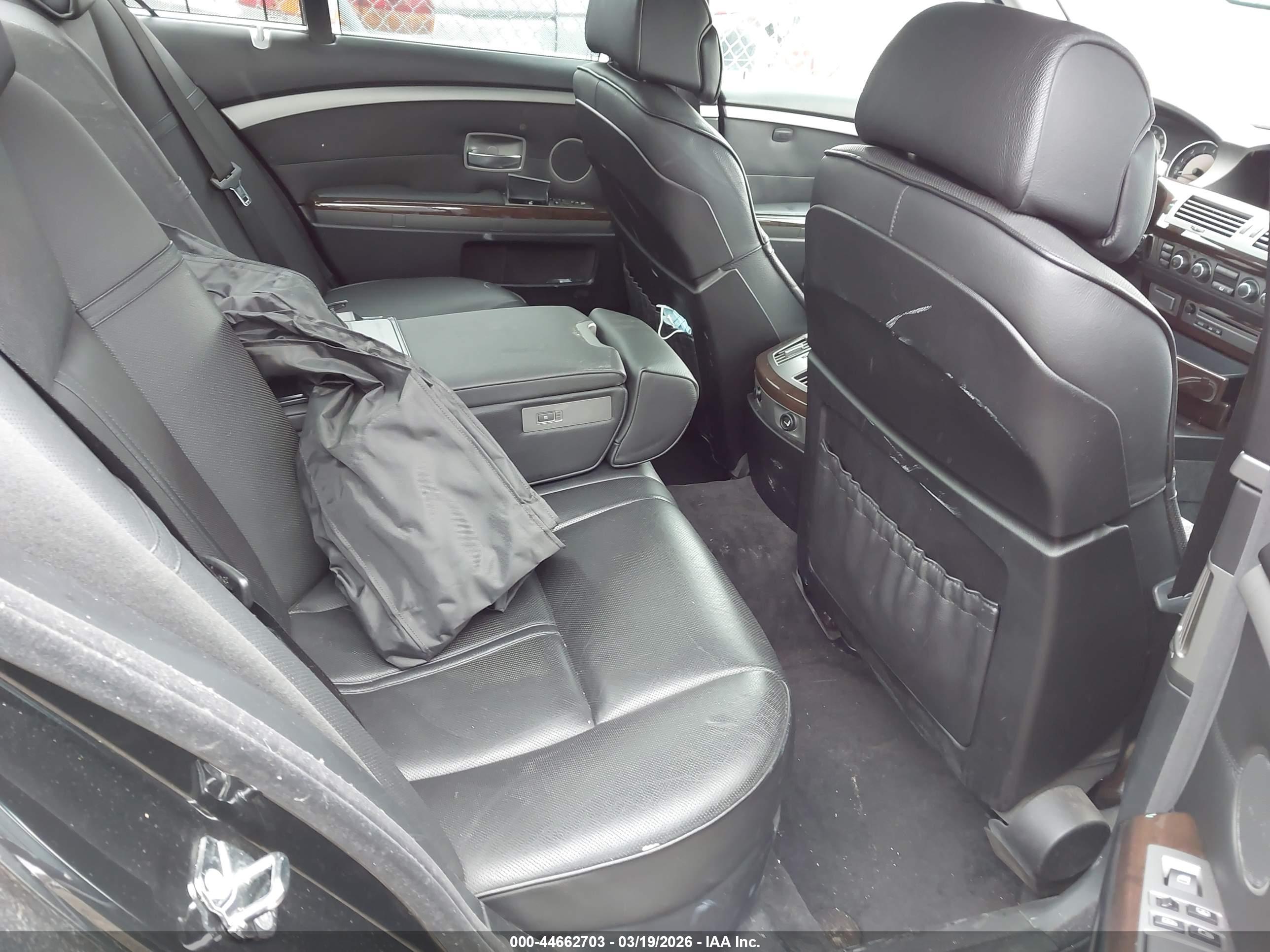 BMW 750I image 8