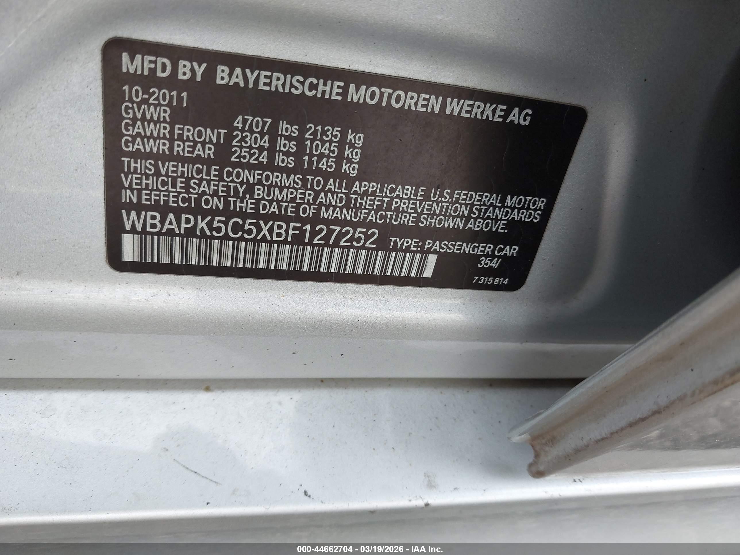 BMW 328I image 9