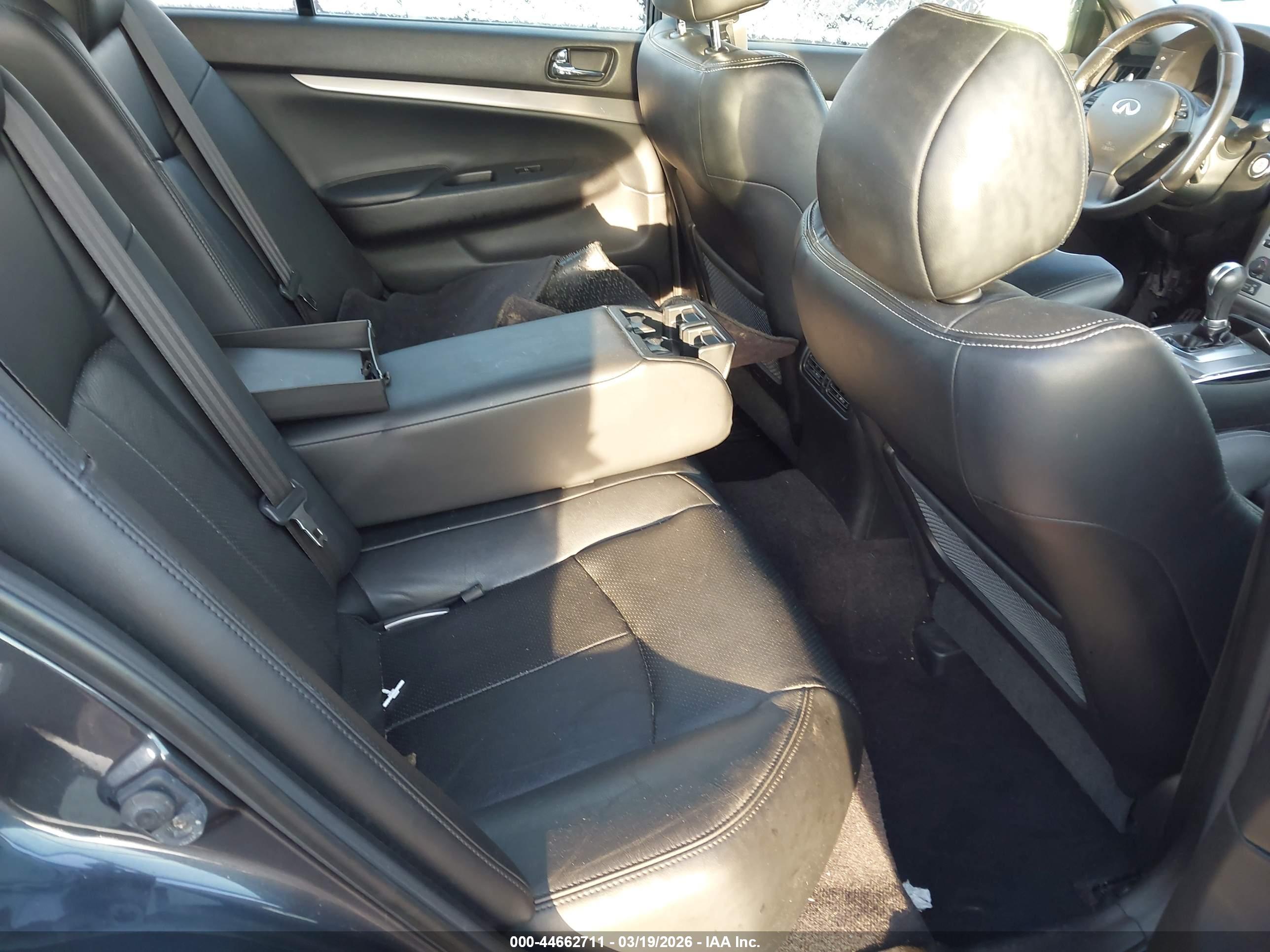 INFINITI G37X image 8