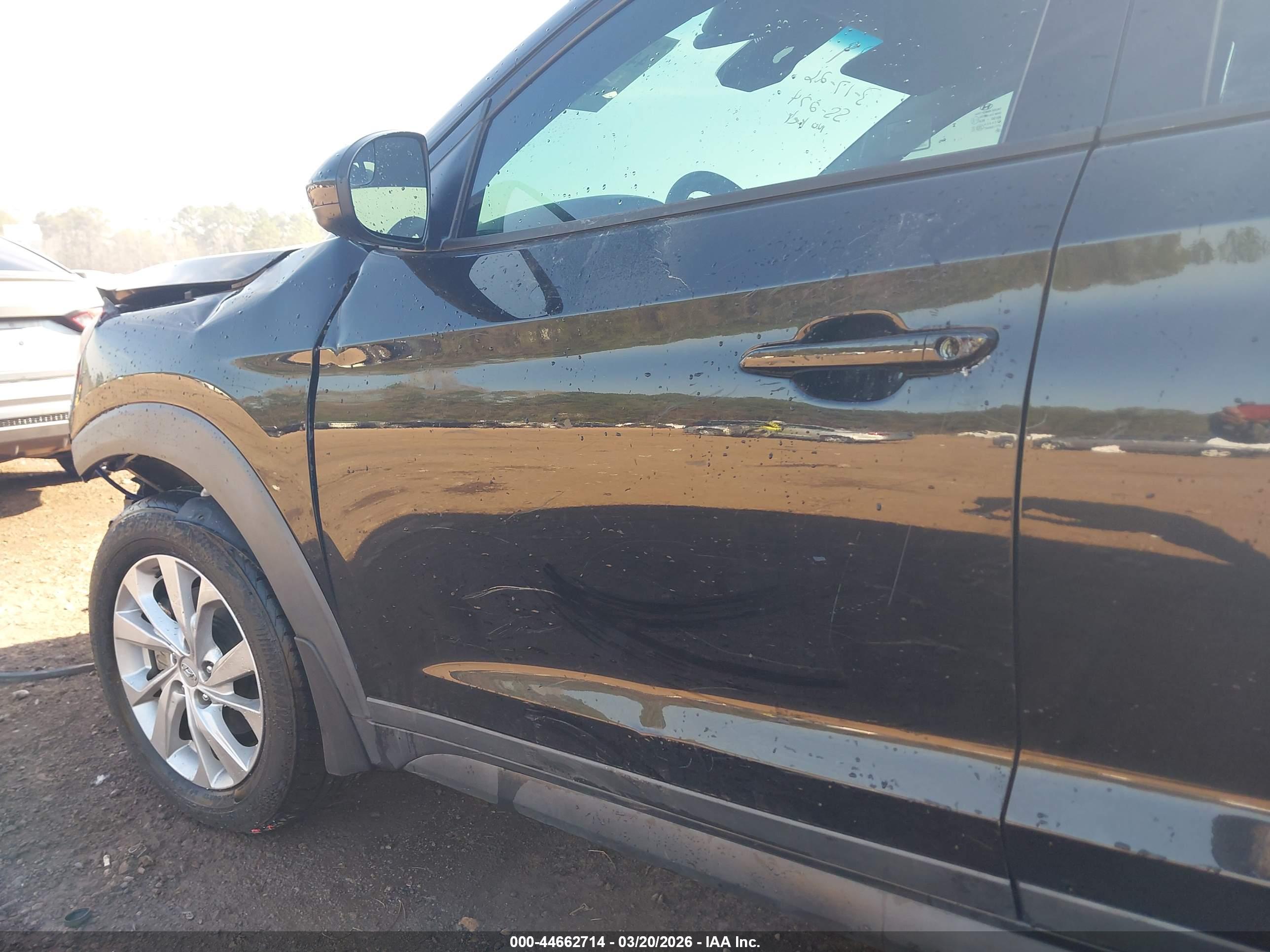 HYUNDAI TUCSON image 6