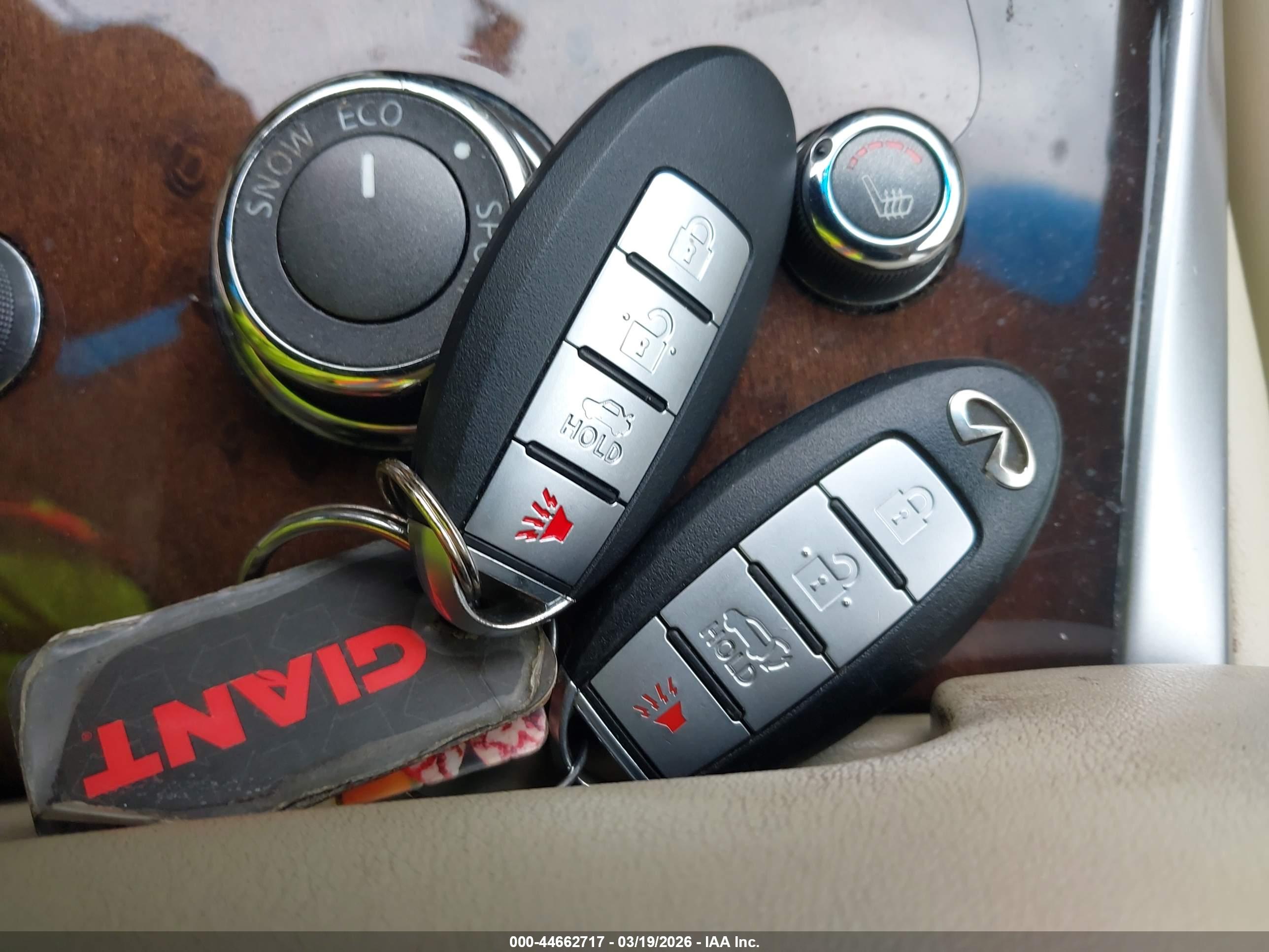 INFINITI JX35 image 11
