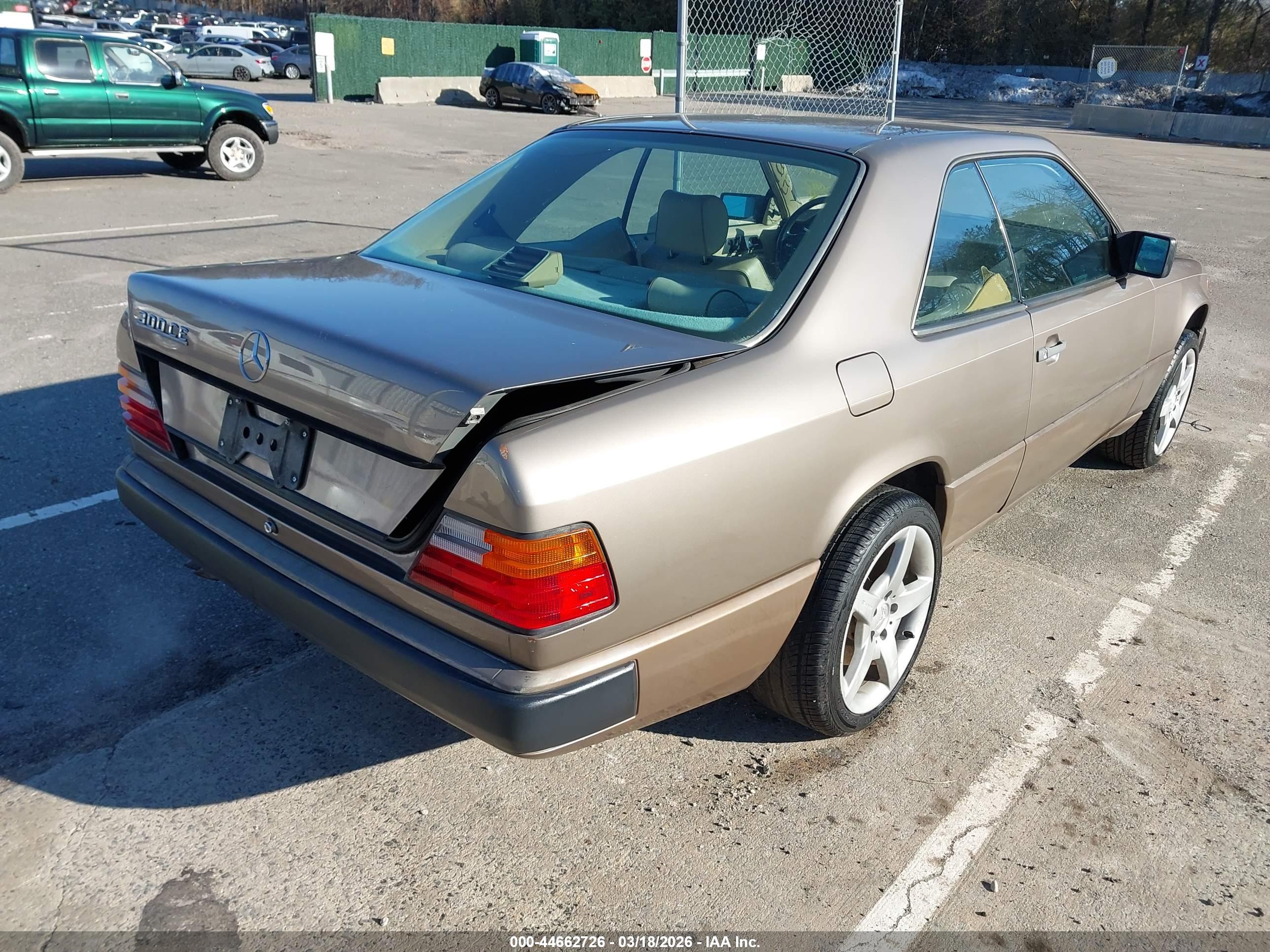 MERCEDES-BENZ 300 image 4