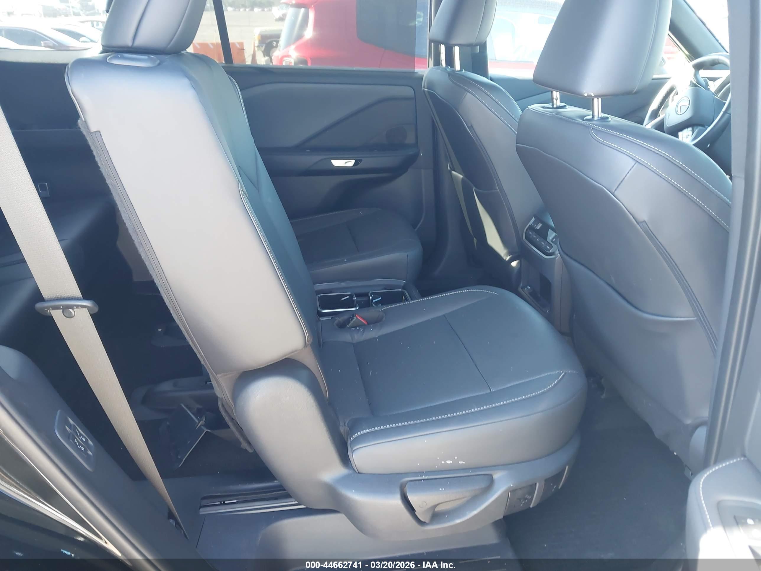 LEXUS TX image 8