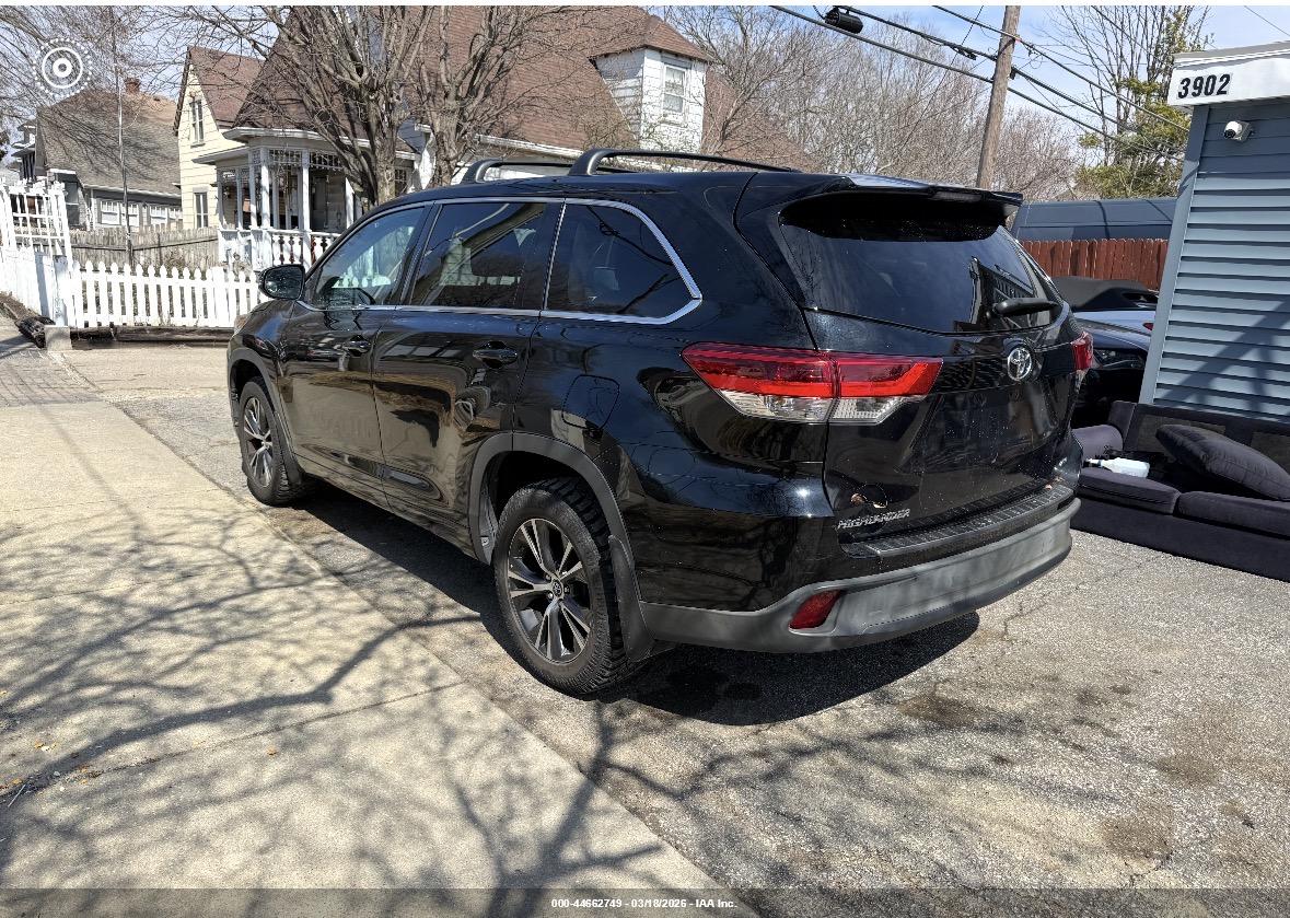 TOYOTA HIGHLANDER image 3