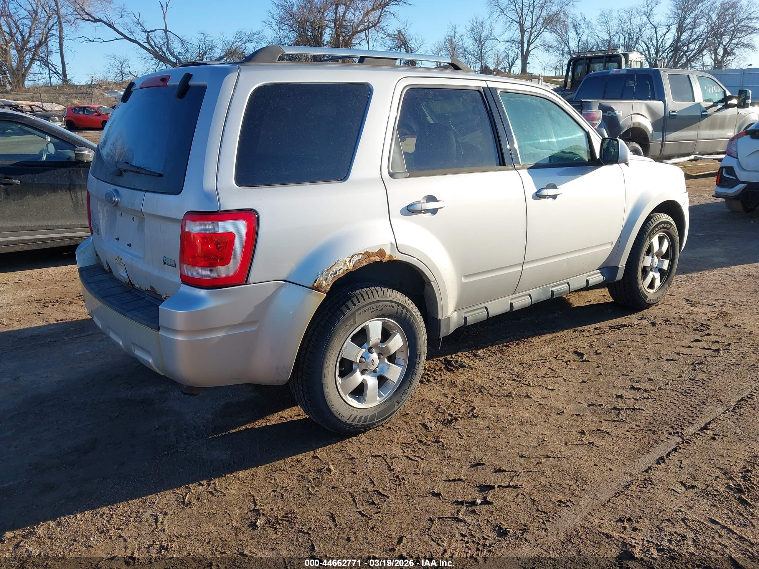 FORD ESCAPE image 4