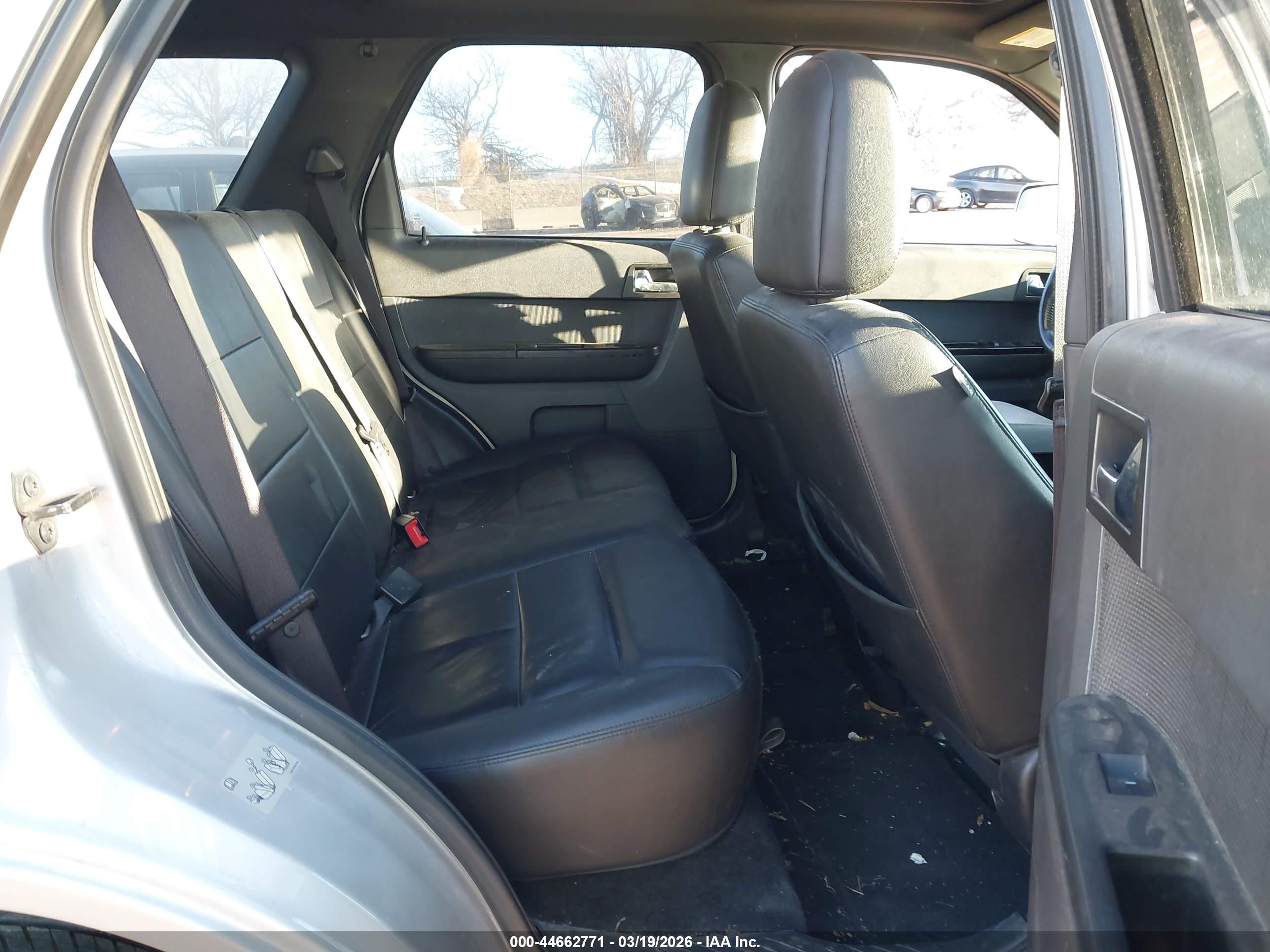 FORD ESCAPE image 8