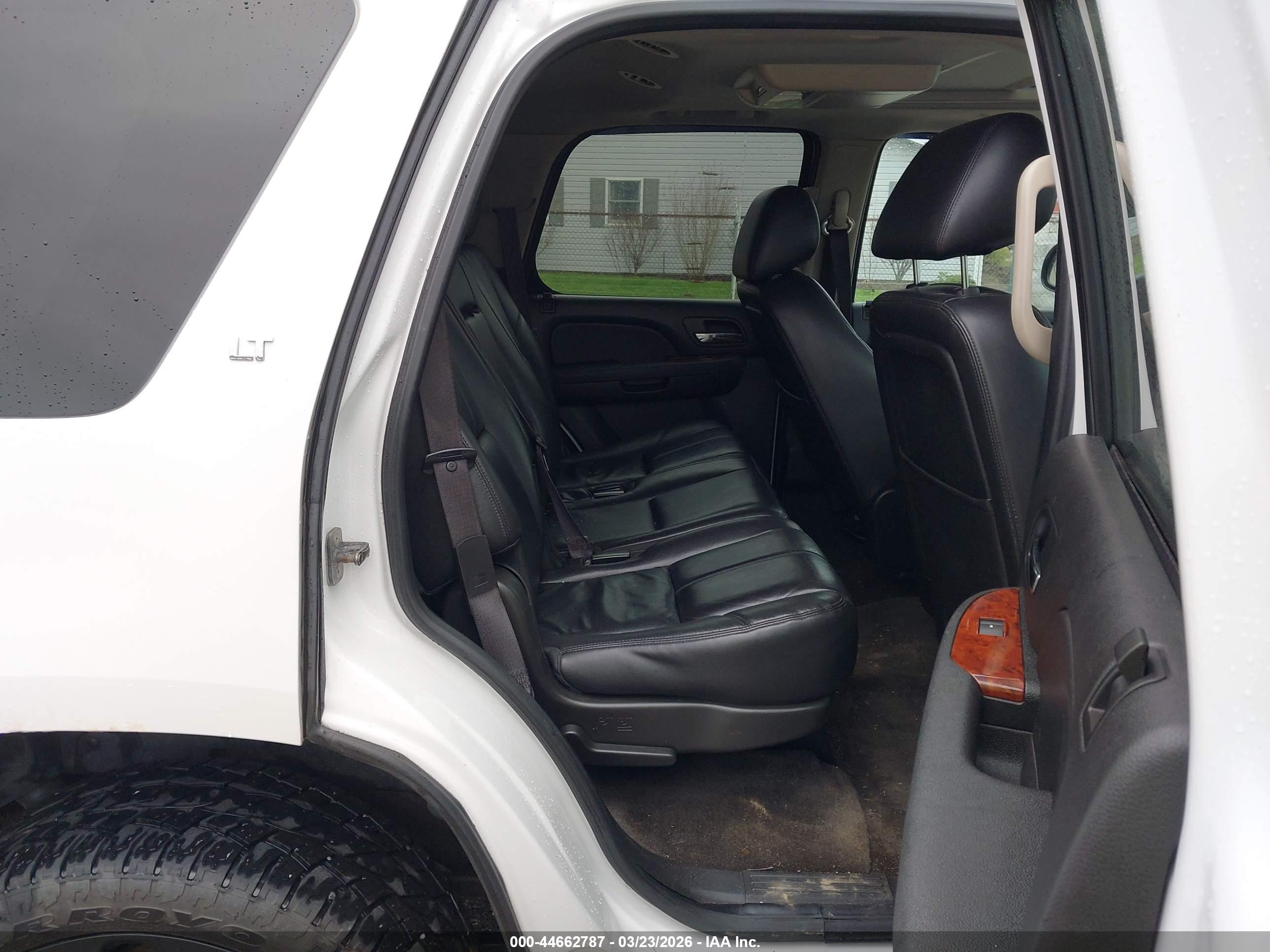 CHEVROLET TAHOE image 8