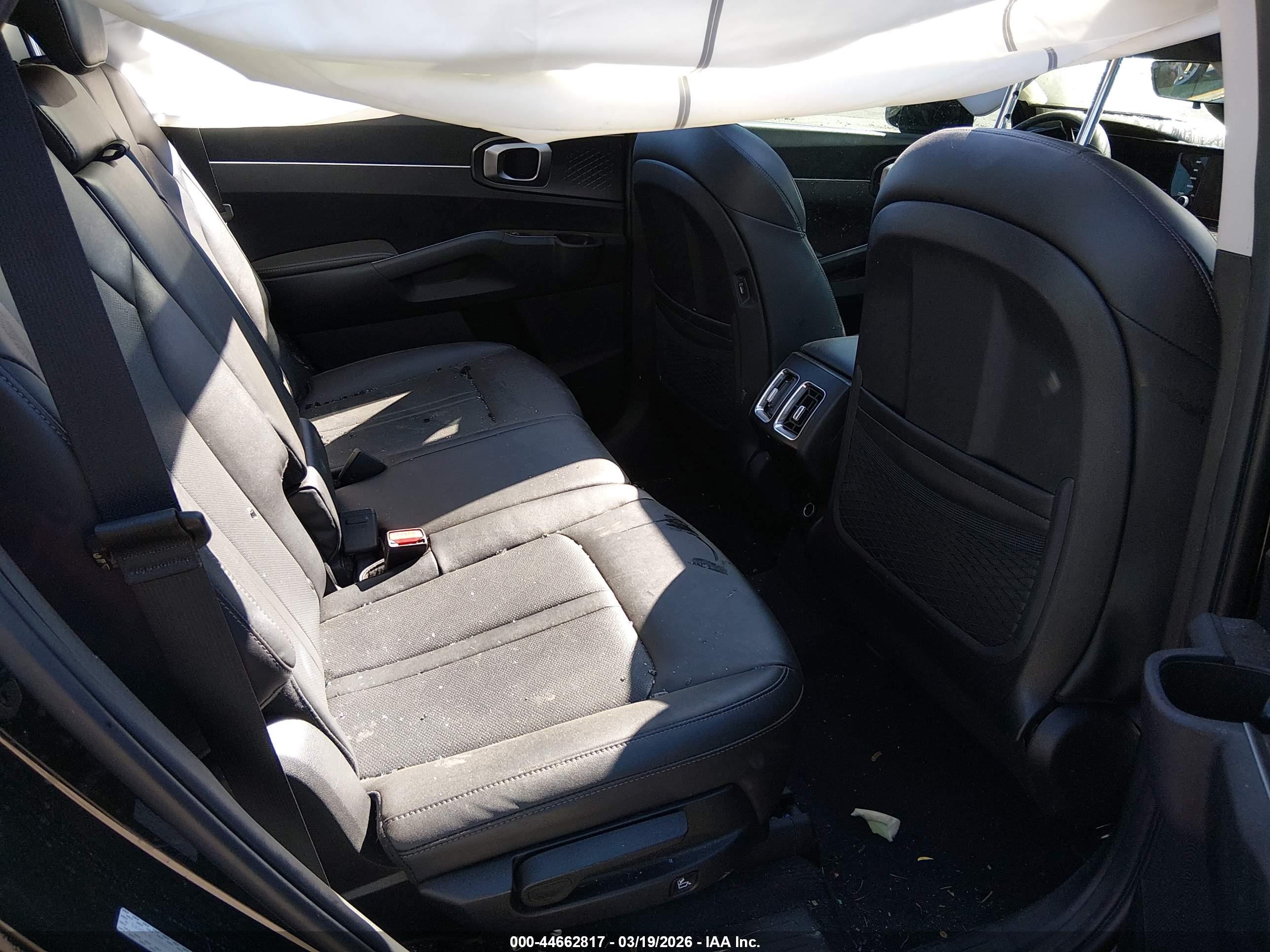 KIA SORENTO image 8